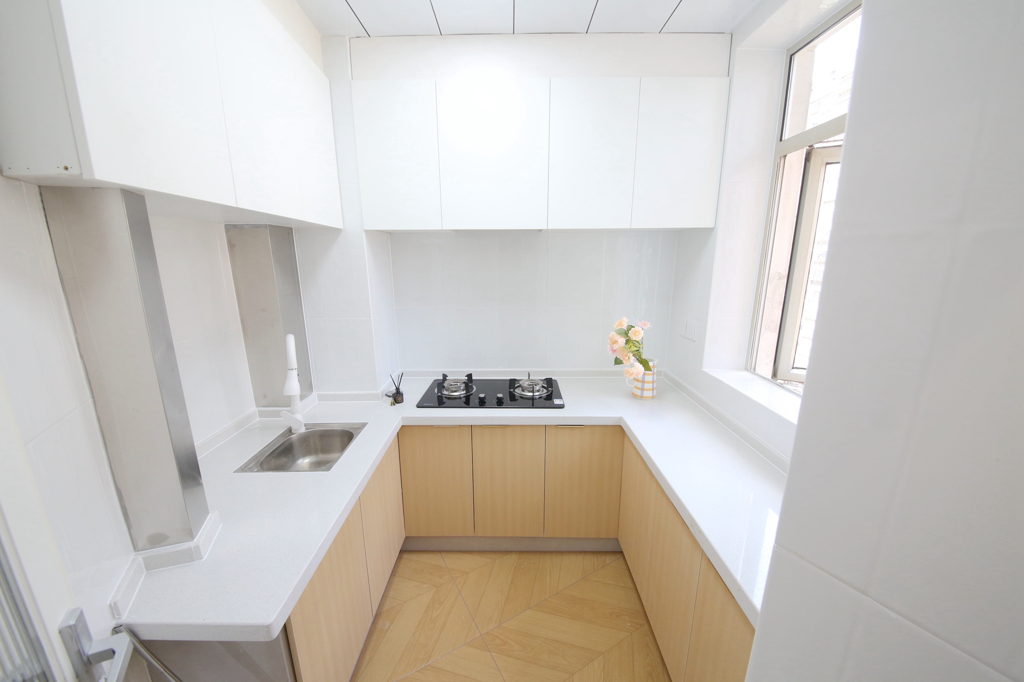 凯通国际城（凯通朝庭）  3室2厅1卫    86.0万厨房