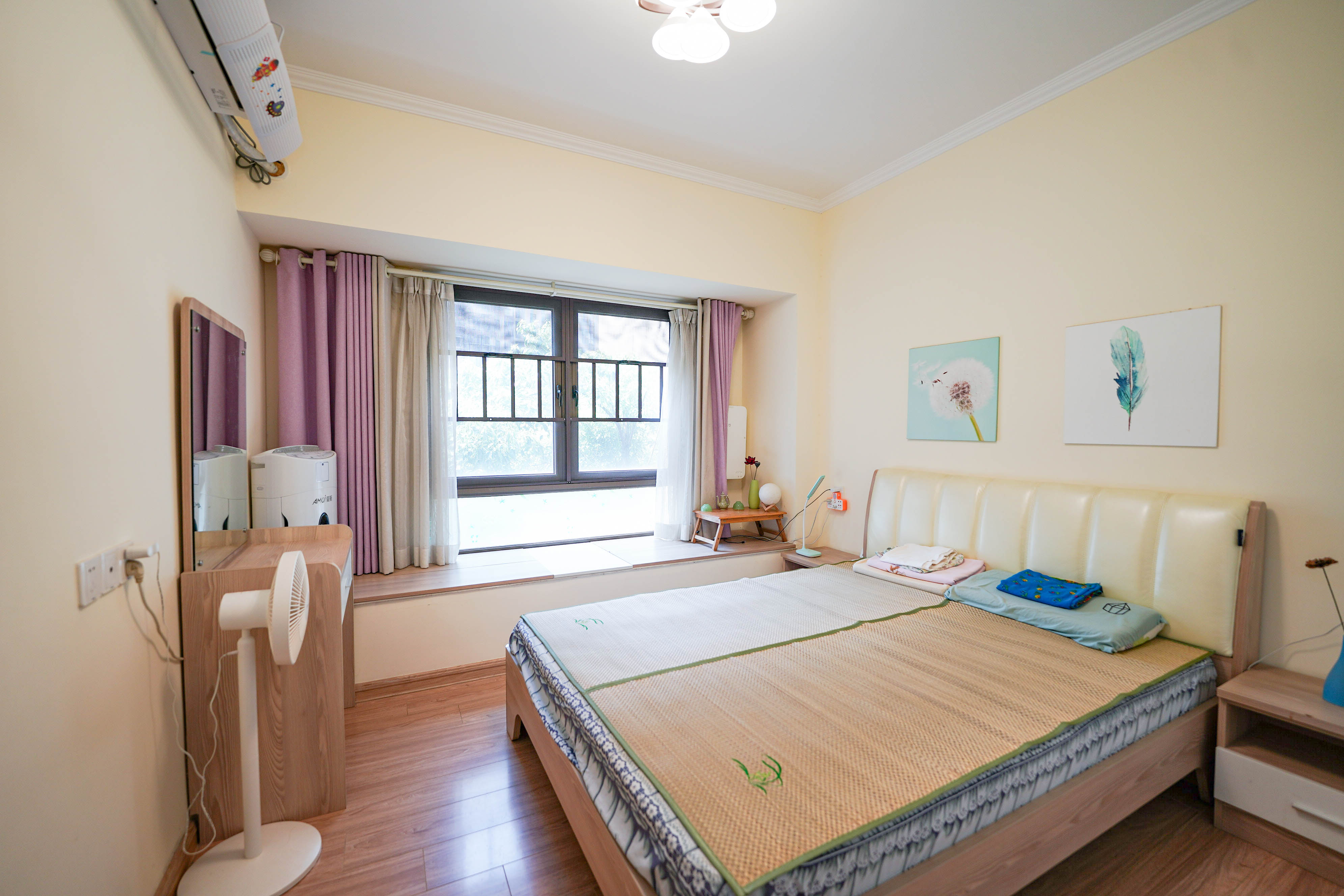 碧桂园公园壹号(凯怡茗苑) 3室2厅1卫 58.0万 碧桂园公园壹号(凯怡茗苑) 3室2厅1卫 58.0万卧室