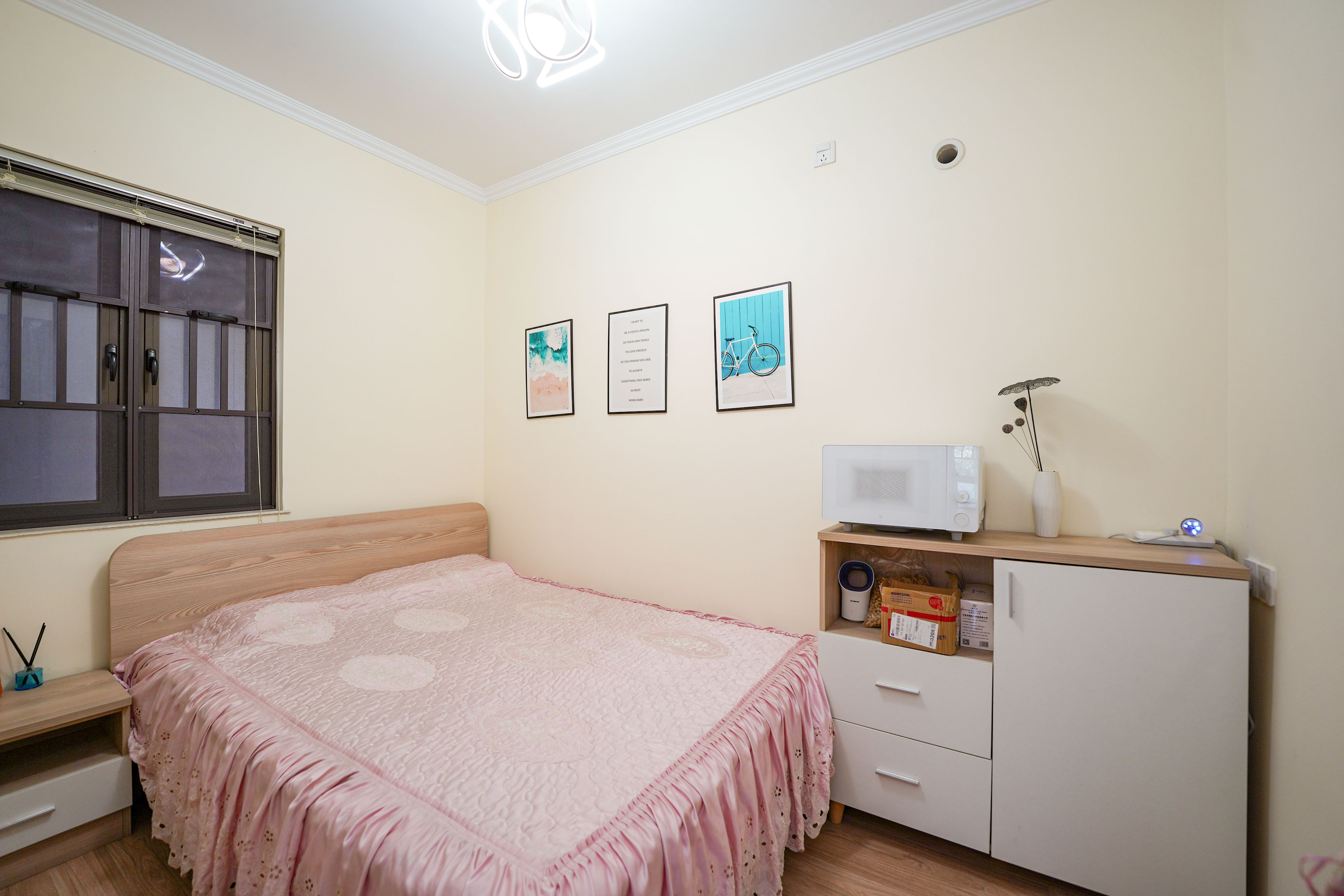 碧桂园公园壹号(凯怡茗苑) 3室2厅1卫 58.0万 碧桂园公园壹号(凯怡茗苑) 3室2厅1卫 58.0万卧室