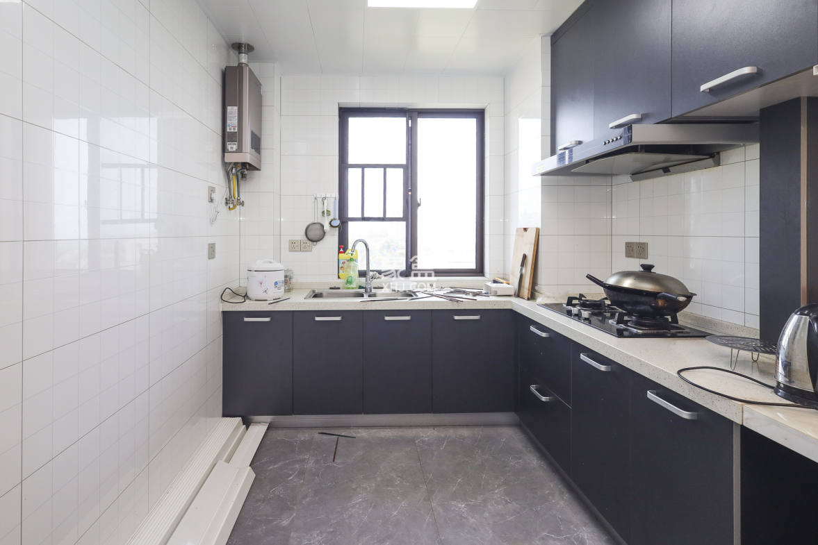 学府星城 3室2厅1卫 58.0万 学府星城 3室2厅1卫 58.0万厨房