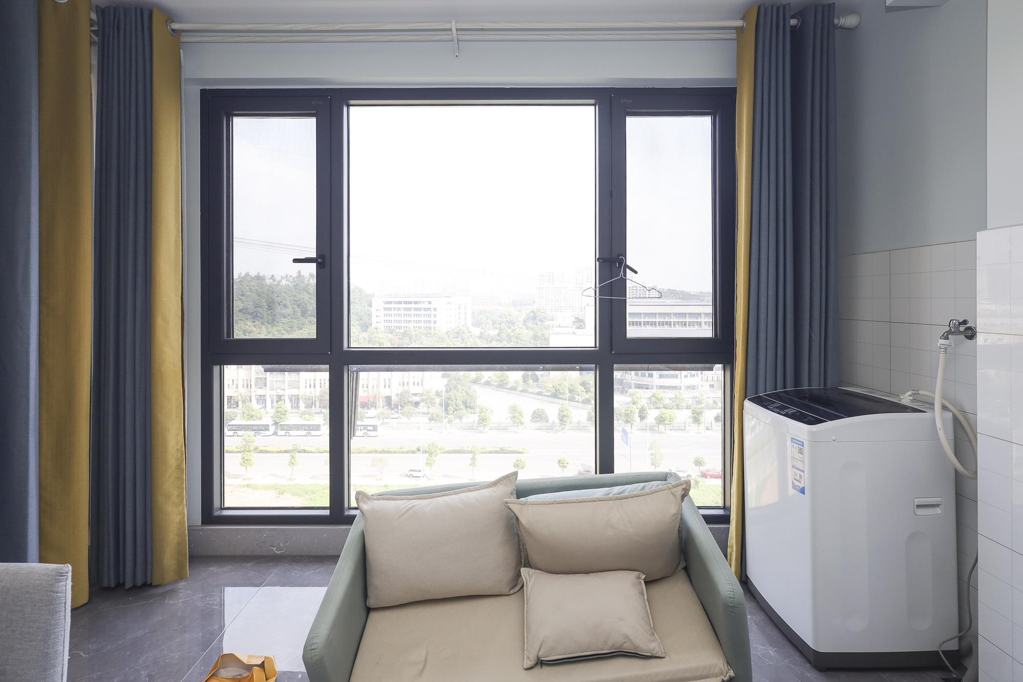 学府星城 3室2厅1卫 58.0万 学府星城 3室2厅1卫 58.0万阳台