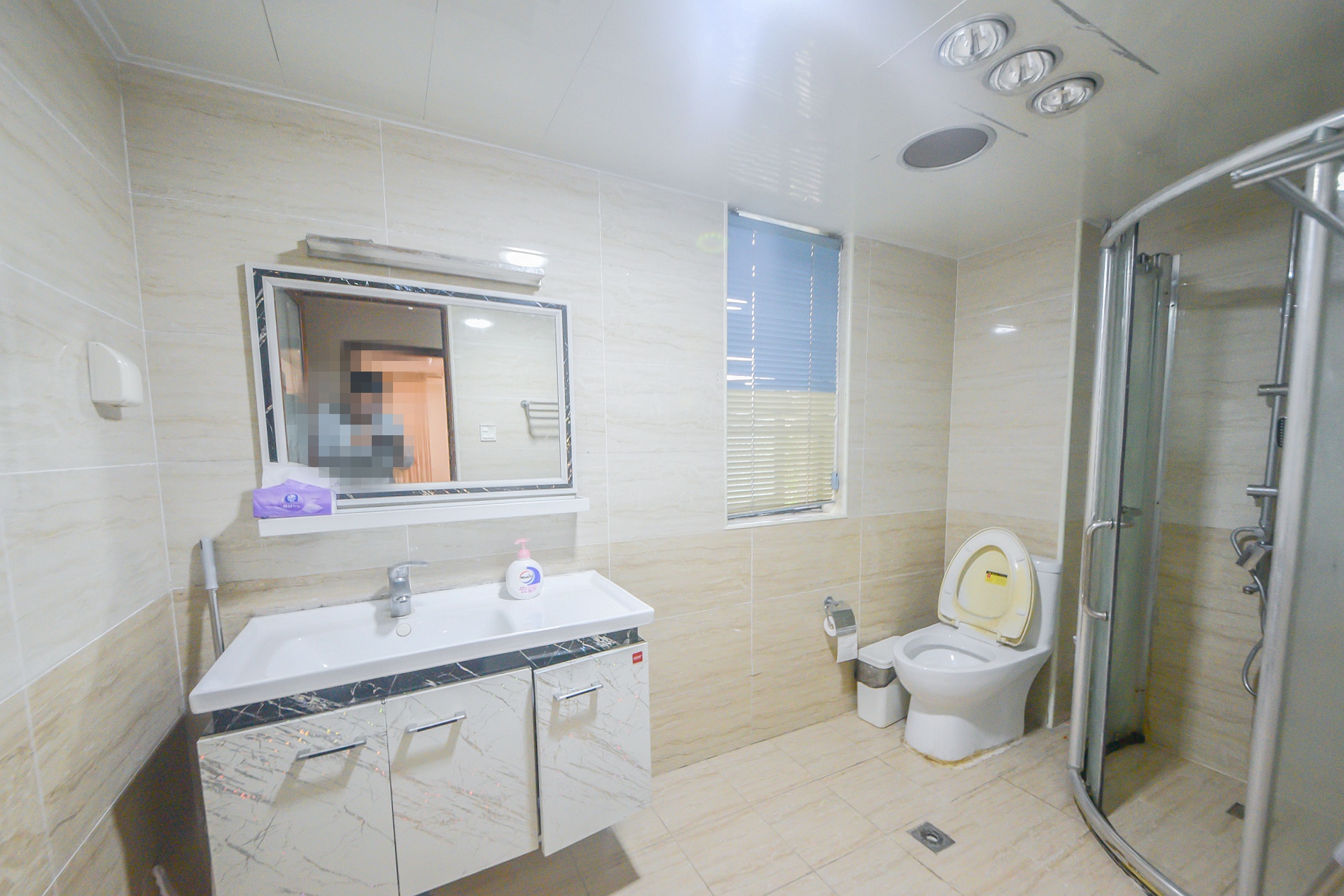 新城新世界一二三期  3室2厅2卫    121.0万 新城新世界一二三期  3室2厅2卫    121.0万其他