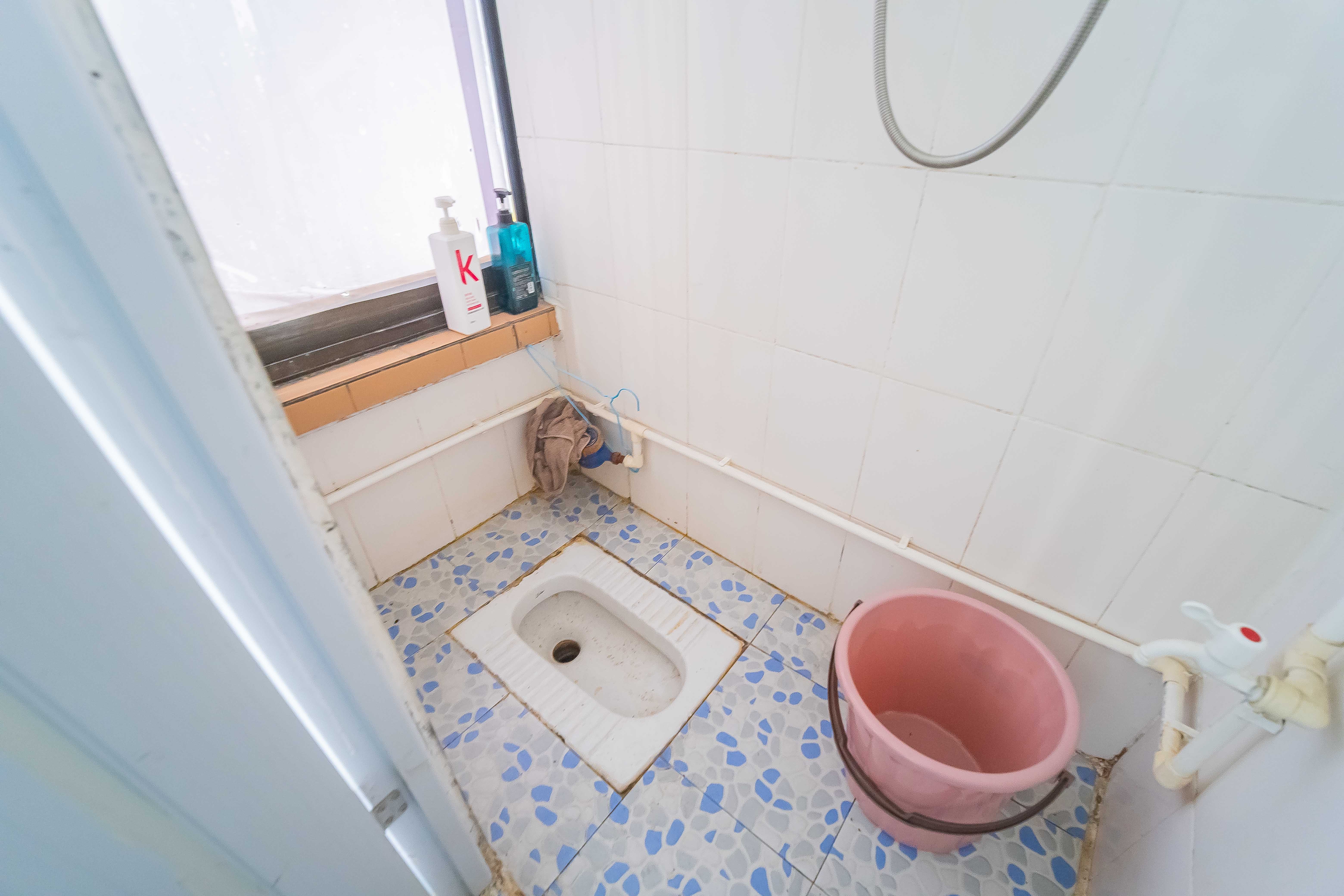 下碧湘街小区  3室2厅1卫    70.0万卫生间