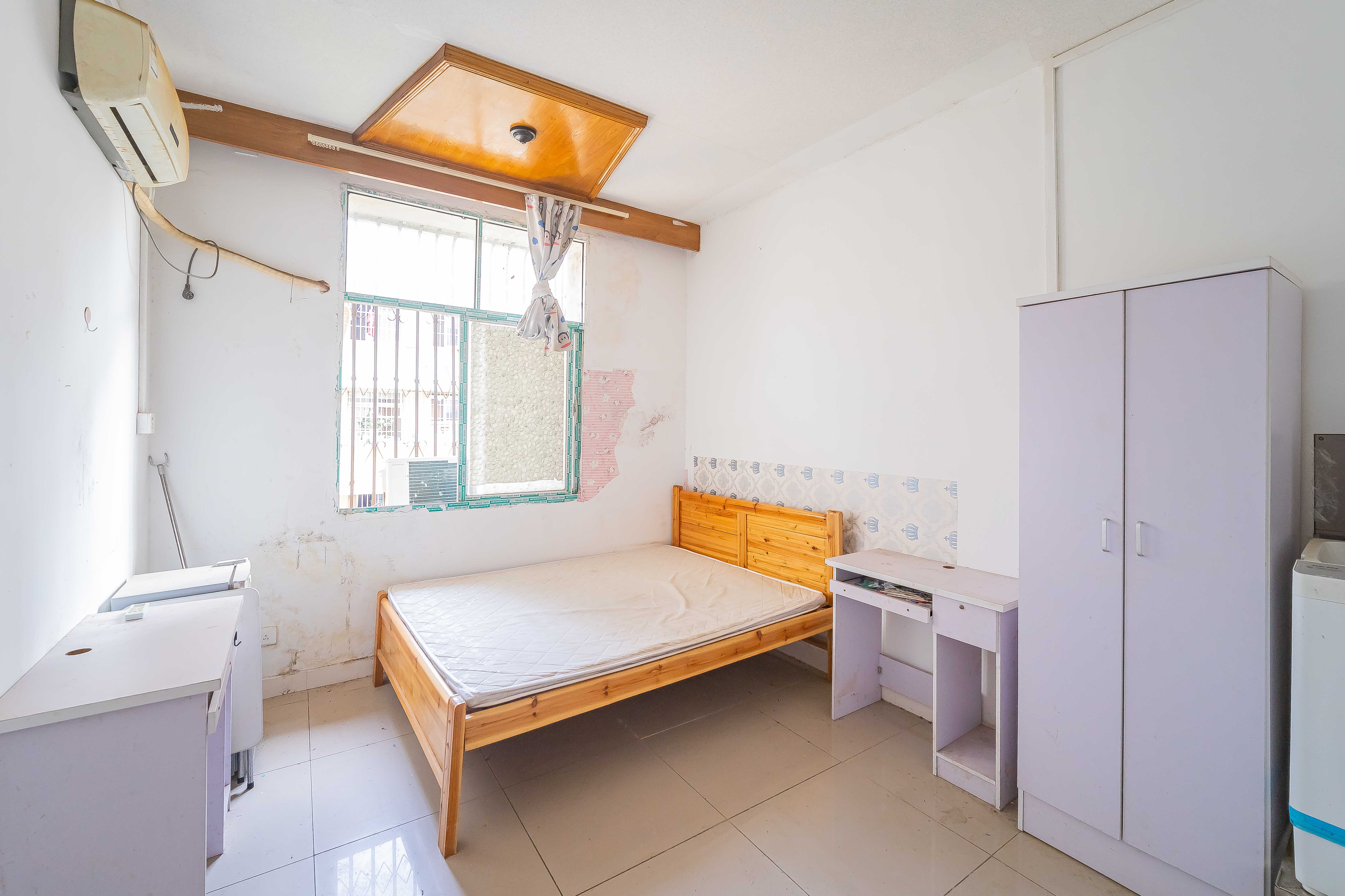 下碧湘街小区 3室2厅1卫 70.0万 下碧湘街小区 3室2厅1卫 70.0万卧室