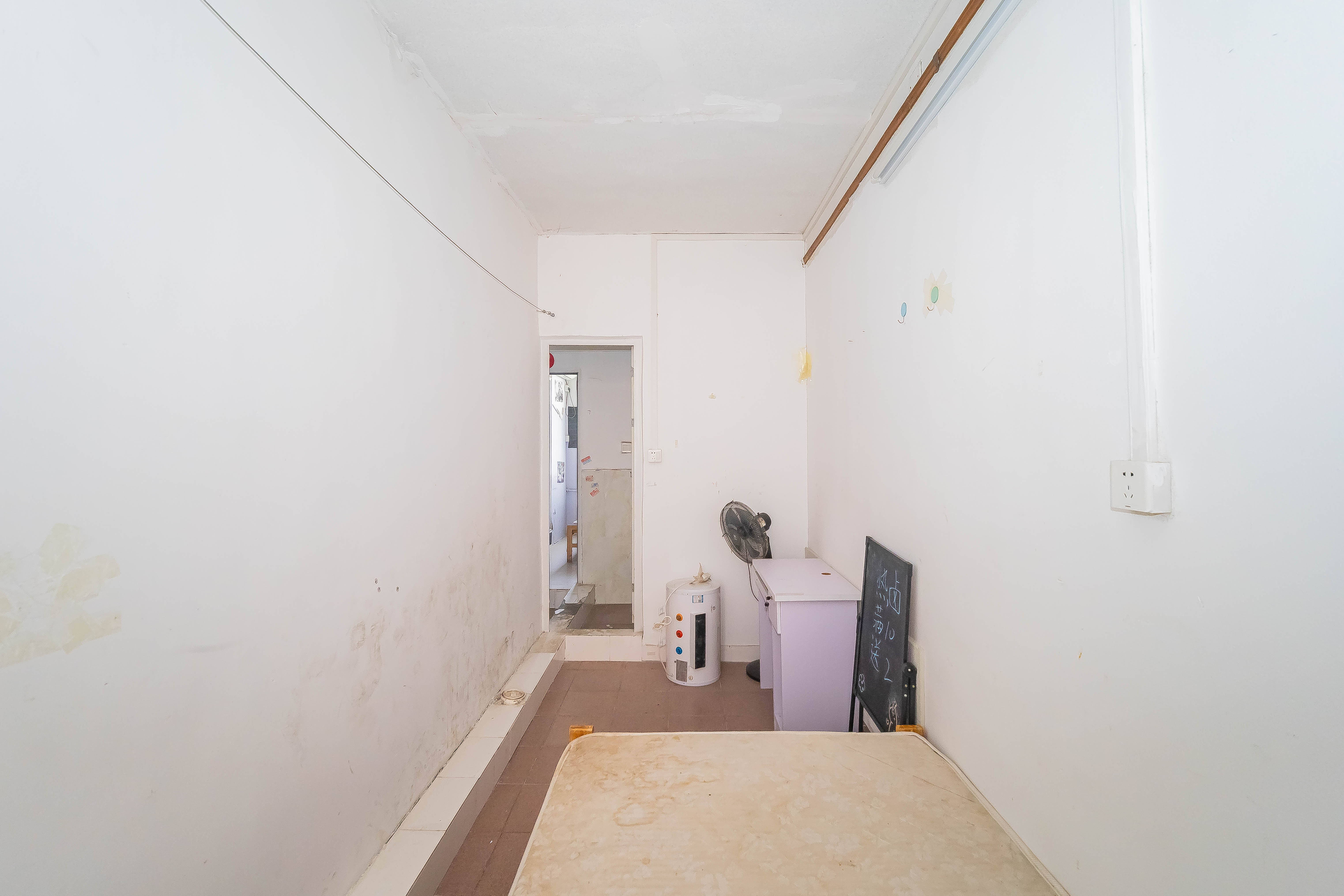 下碧湘街小区 3室2厅1卫 70.0万 下碧湘街小区 3室2厅1卫 70.0万卧室