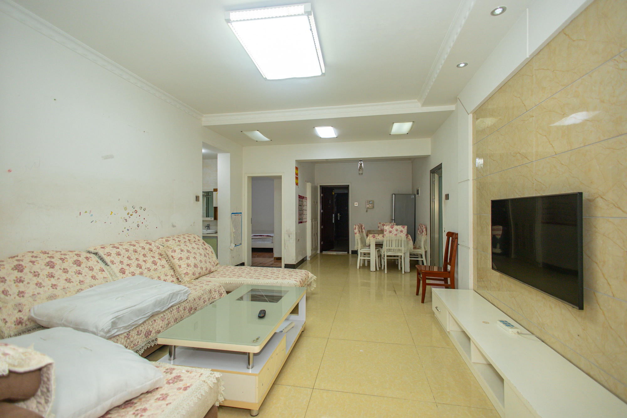 楚天世纪城东苑 2室2厅1卫 49.8万 楚天世纪城东苑 2室2厅1卫 49.8万客厅