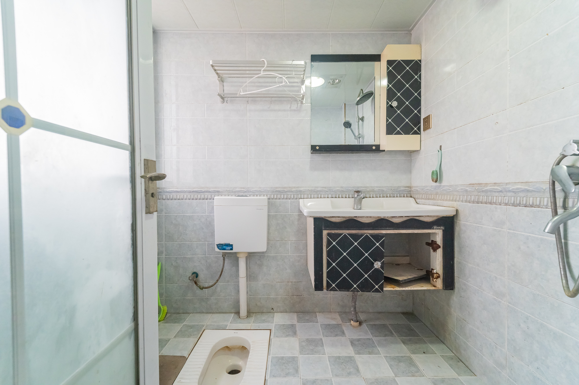 泊林晶城  2室2厅1卫    51.8万 泊林晶城  2室2厅1卫    51.8万卫生间