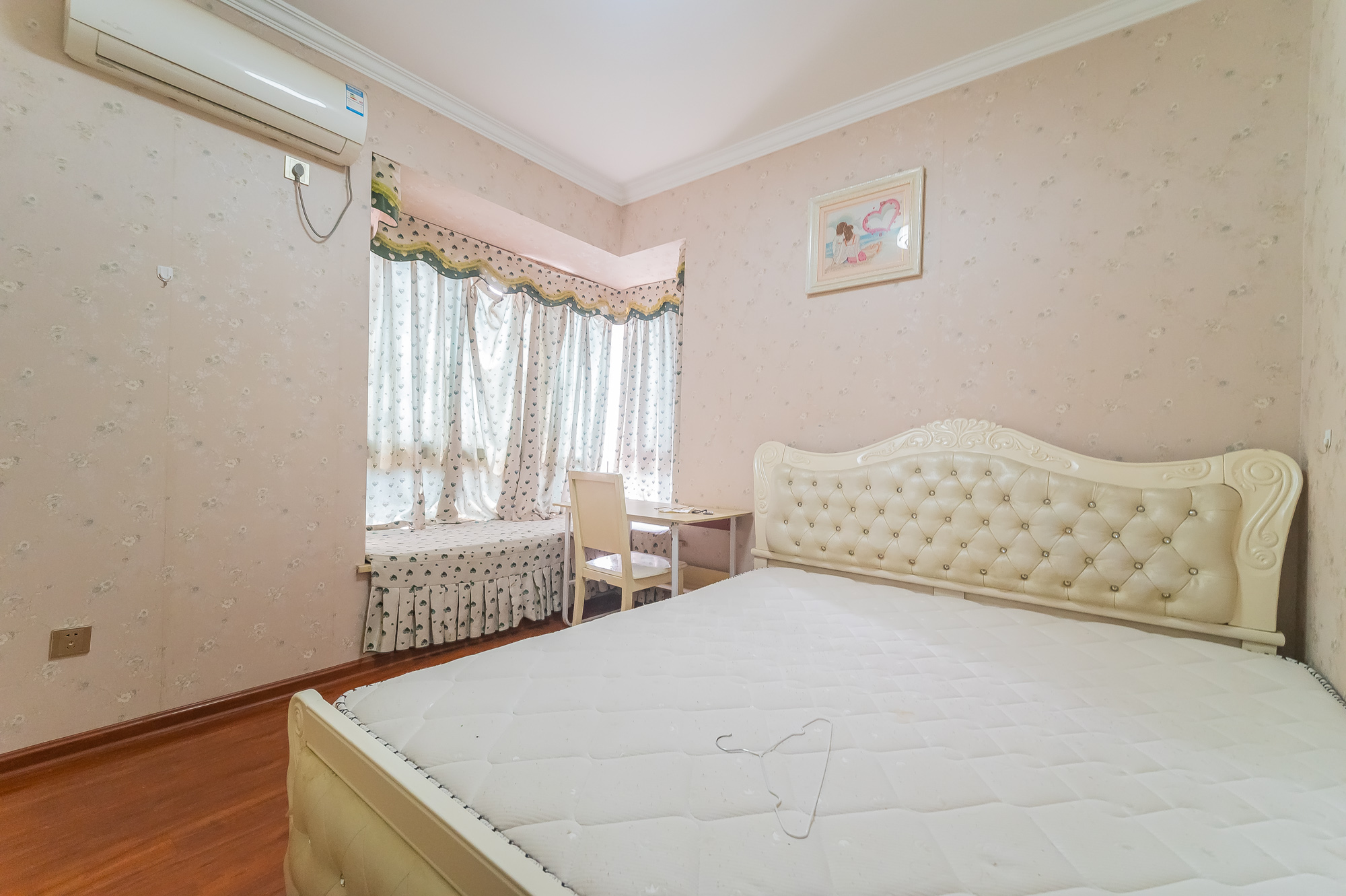 泊林晶城  2室2厅1卫    51.8万 泊林晶城  2室2厅1卫    51.8万卧室