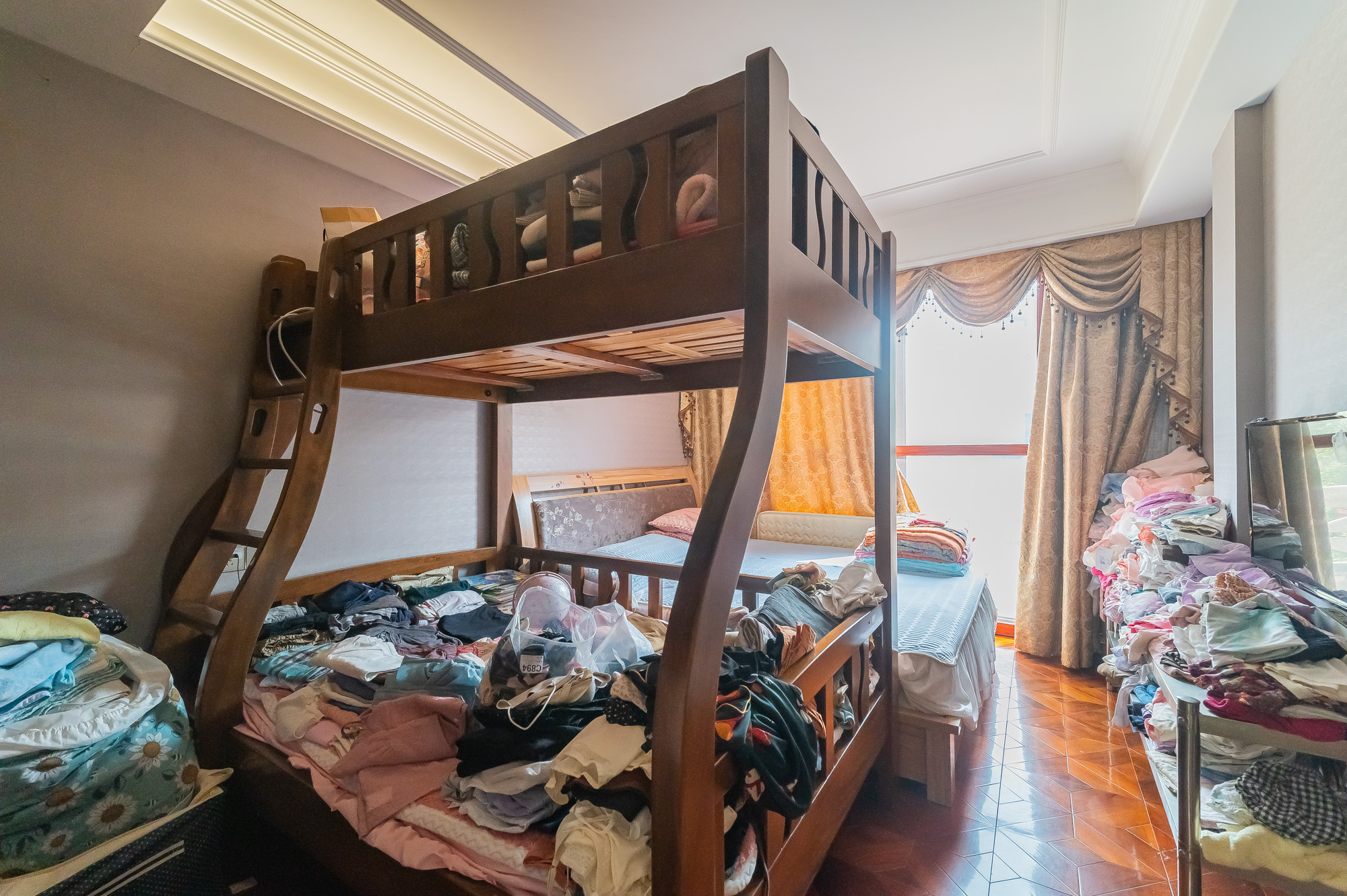 碧桂园威尼斯城  6室2厅6卫    888.0万卧室