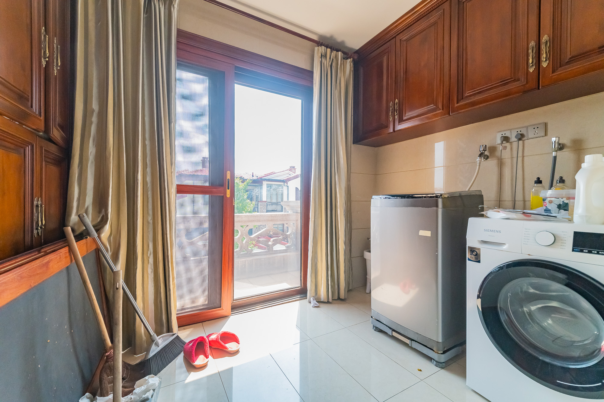 碧桂园威尼斯城  6室2厅6卫    888.0万阳台