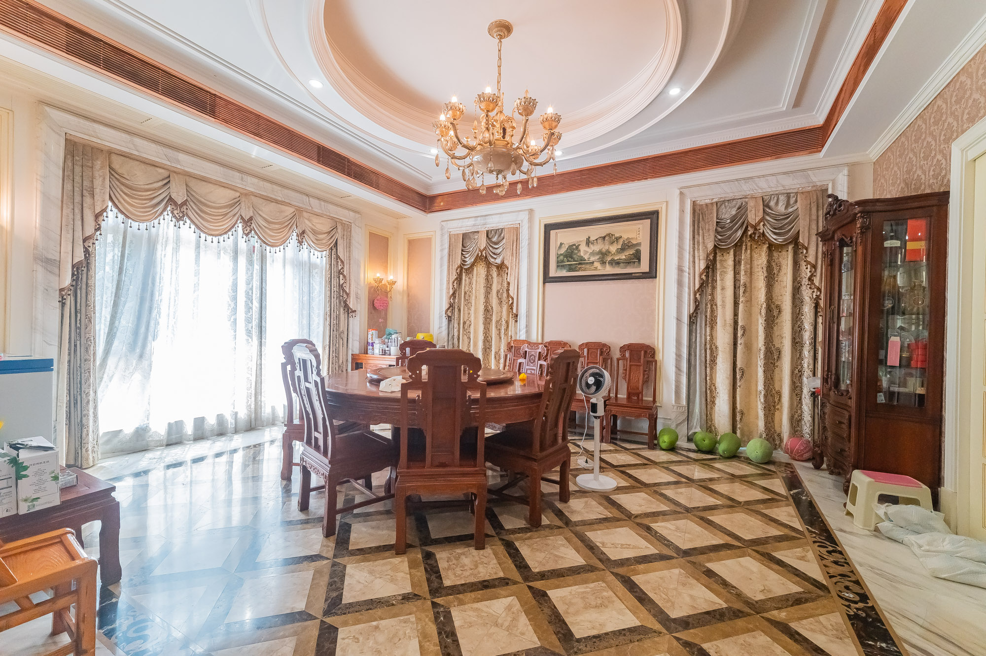 碧桂园威尼斯城 6室2厅6卫 888.0万 碧桂园威尼斯城 6室2厅6卫 888.0万客厅