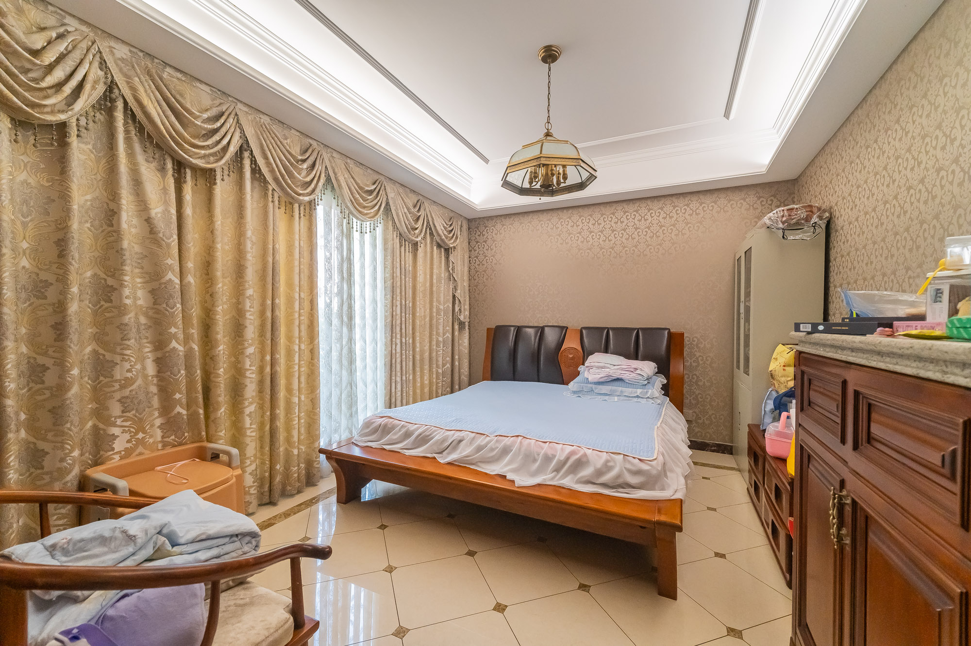 碧桂园威尼斯城 6室2厅6卫 888.0万 碧桂园威尼斯城 6室2厅6卫 888.0万卧室