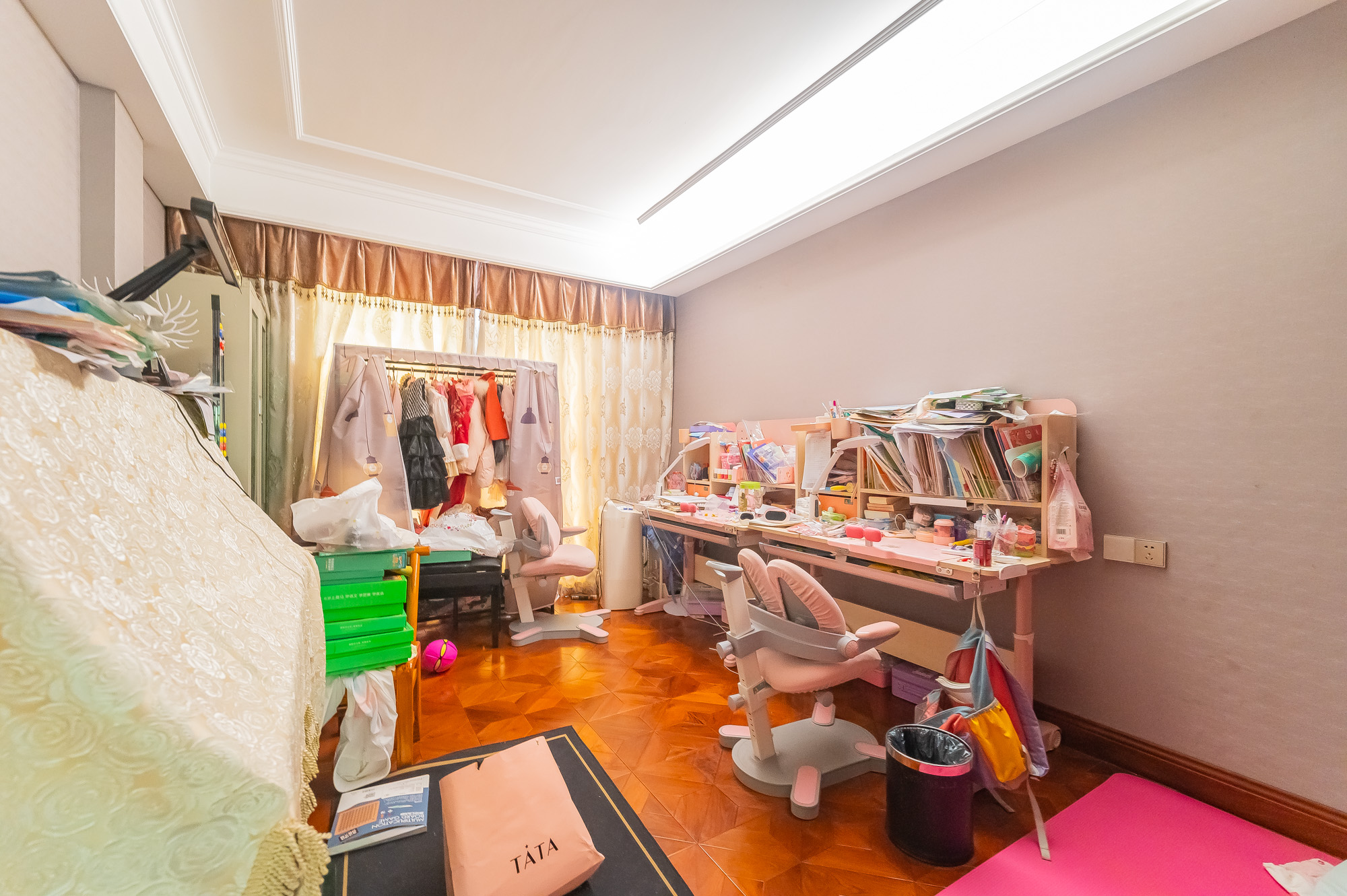 碧桂园威尼斯城 6室2厅6卫 888.0万 碧桂园威尼斯城 6室2厅6卫 888.0万卧室