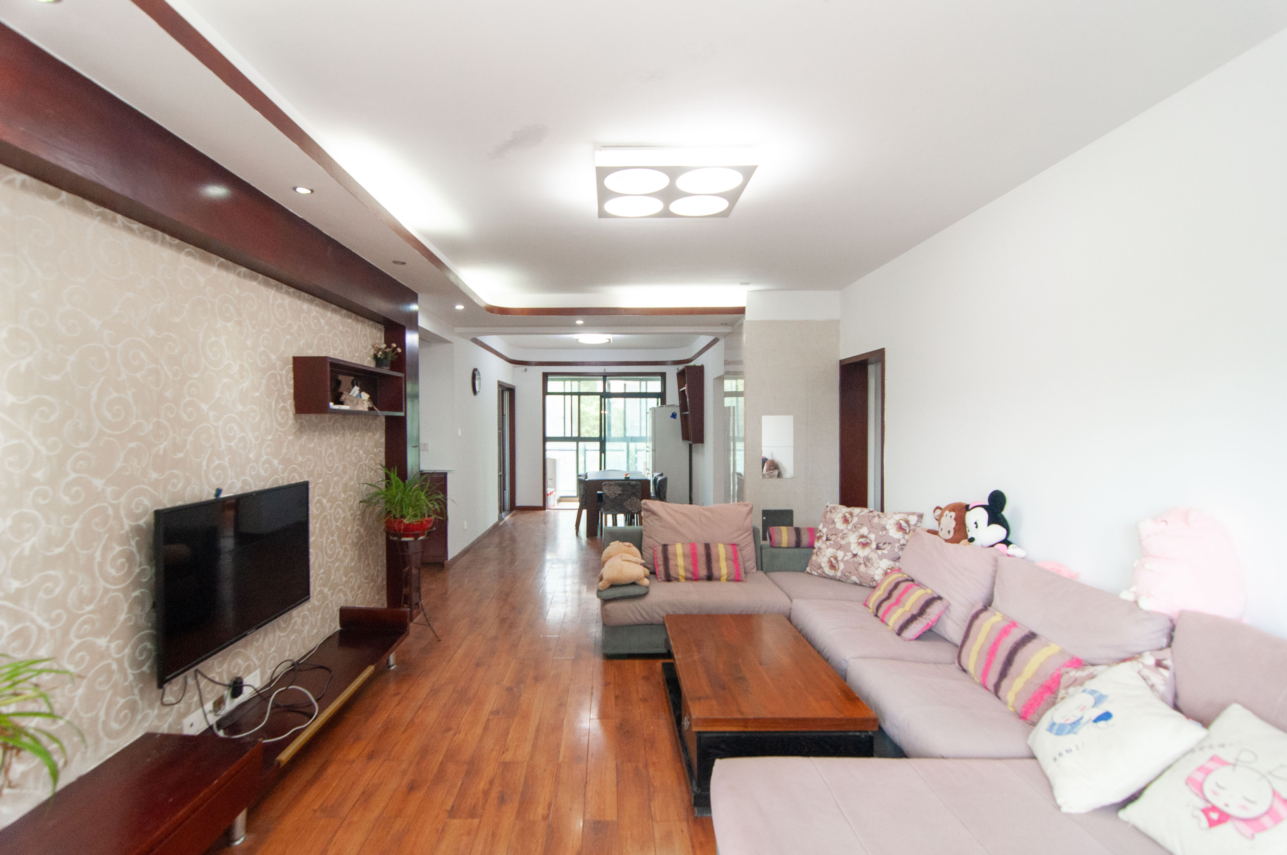 海林馨香雅苑  3室2厅2卫    110.0万 海林馨香雅苑  3室2厅2卫    110.0万客厅