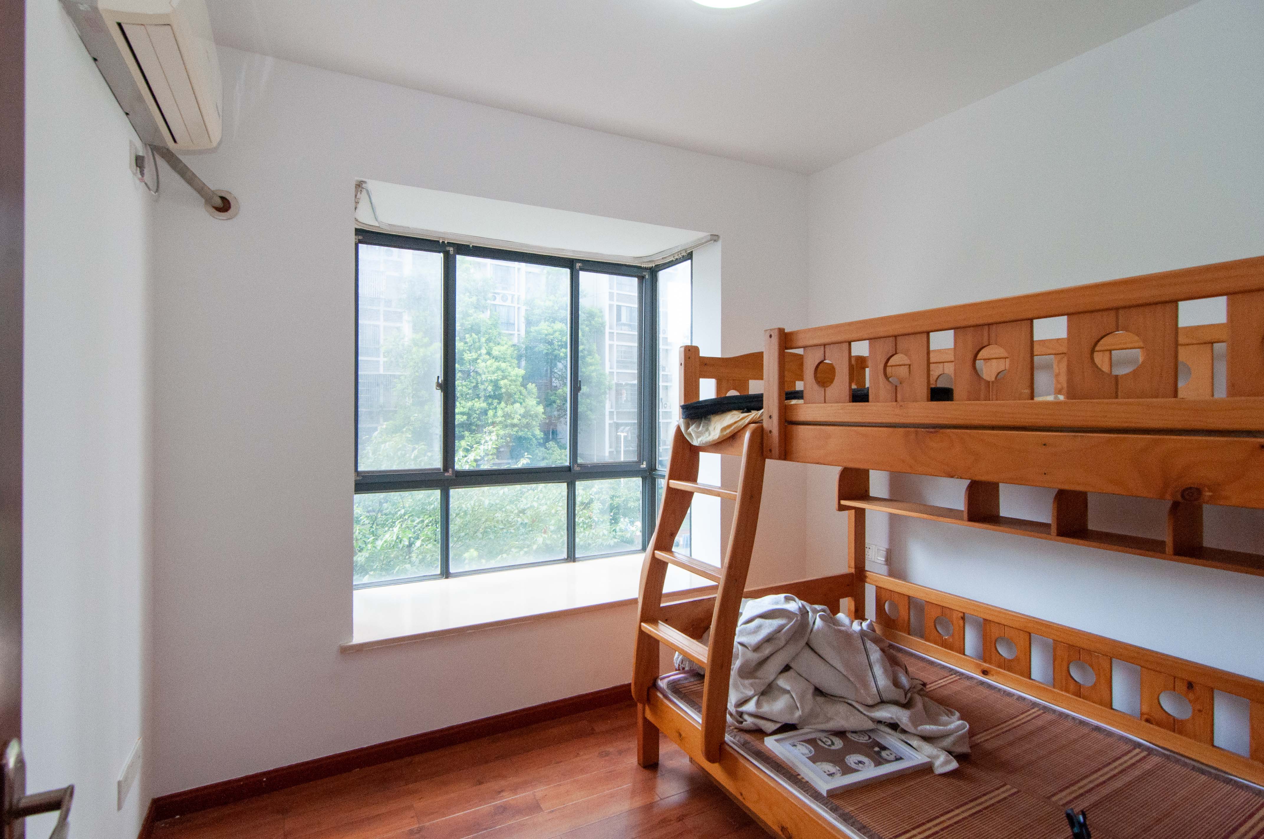 海林馨香雅苑  3室2厅2卫    110.0万 海林馨香雅苑  3室2厅2卫    110.0万其他