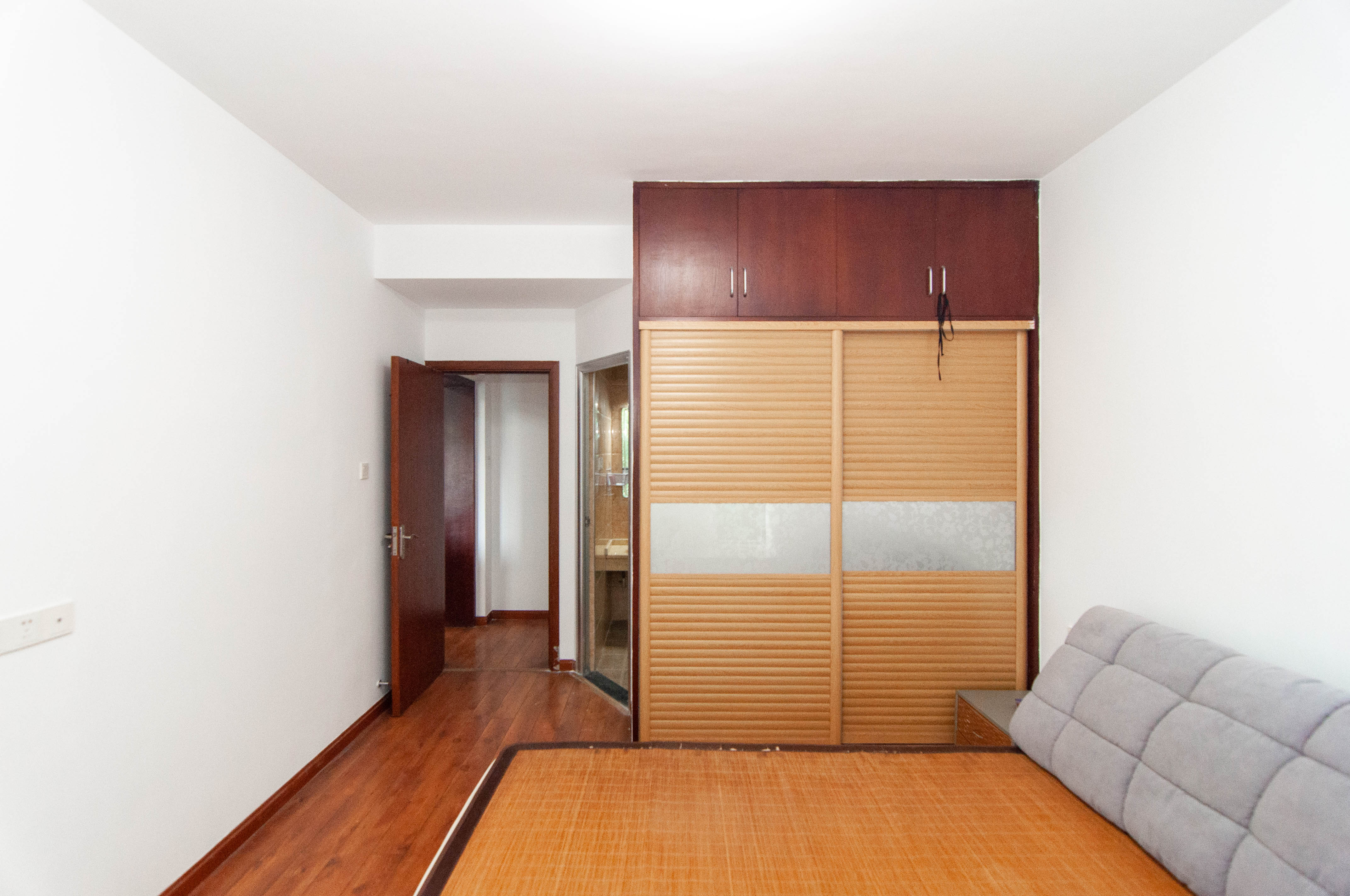 海林馨香雅苑  3室2厅2卫    110.0万 海林馨香雅苑  3室2厅2卫    110.0万其他