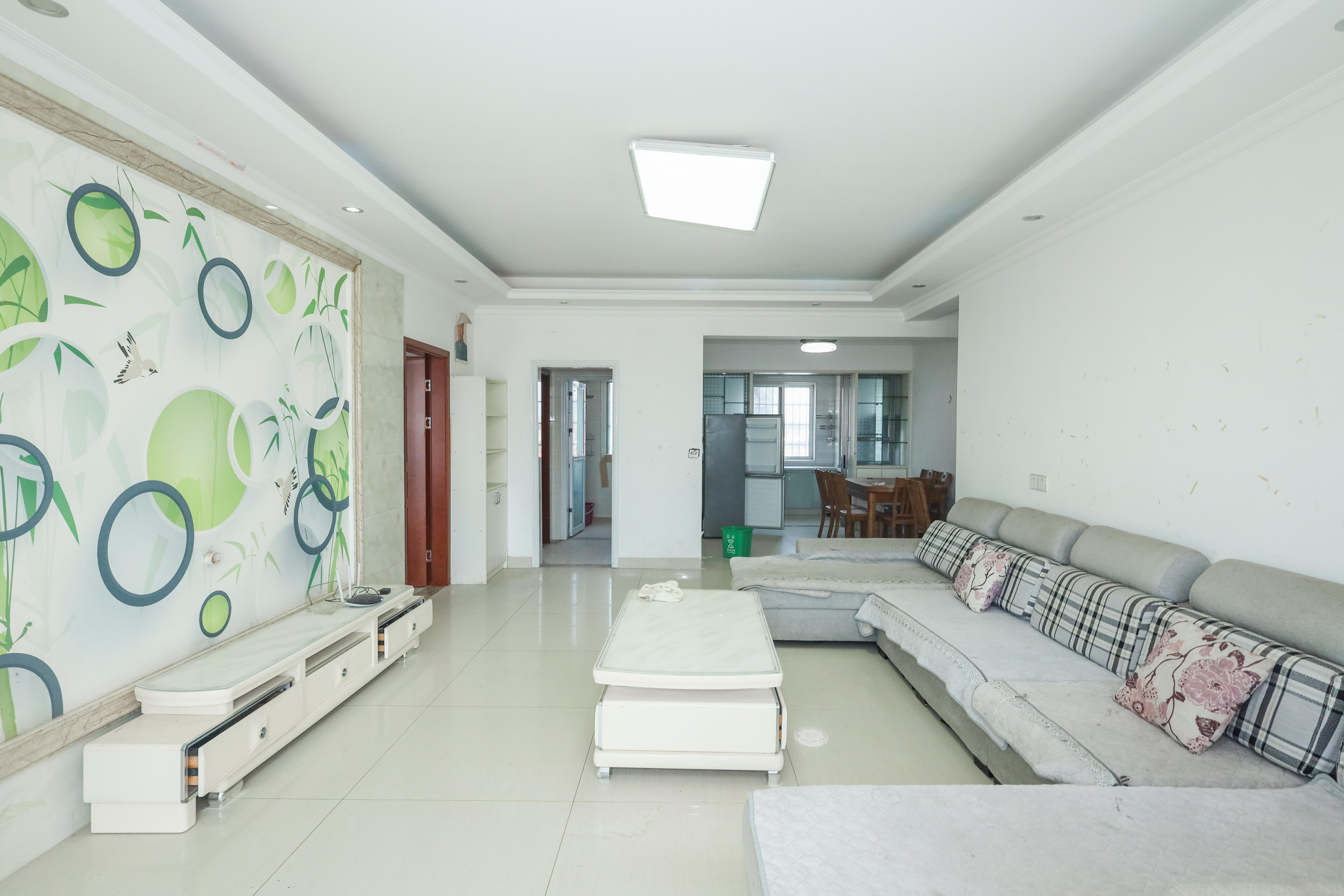 山水英伦 3室2厅1卫 101.0万 山水英伦 3室2厅1卫 101.0万客厅