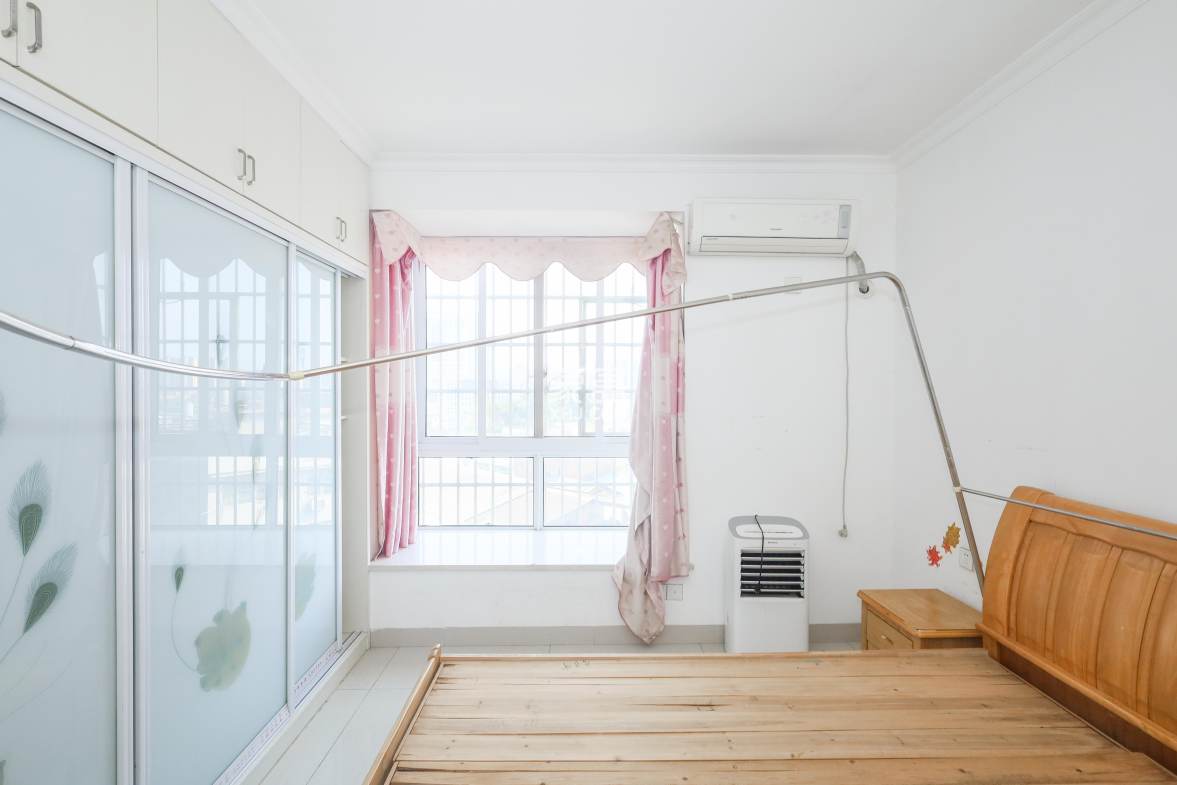 山水英伦 3室2厅1卫 101.0万 山水英伦 3室2厅1卫 101.0万卧室