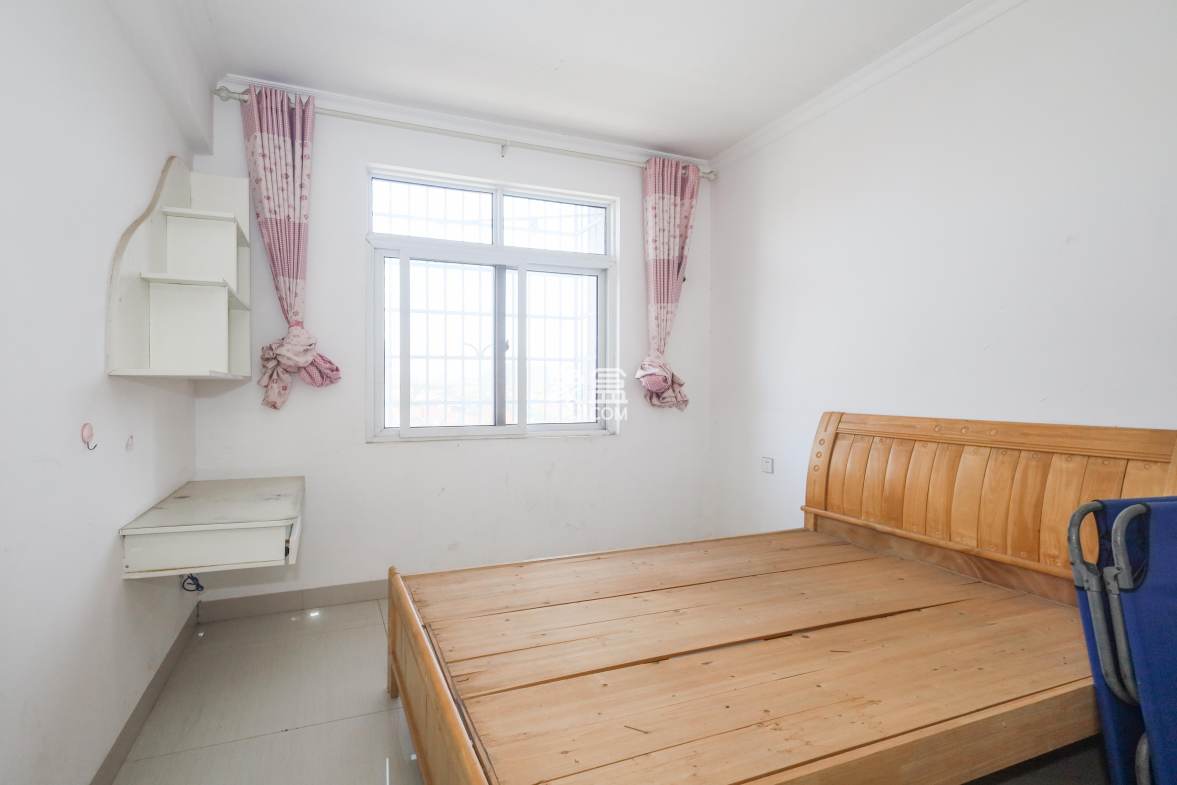 山水英伦 3室2厅1卫 101.0万 山水英伦 3室2厅1卫 101.0万卧室