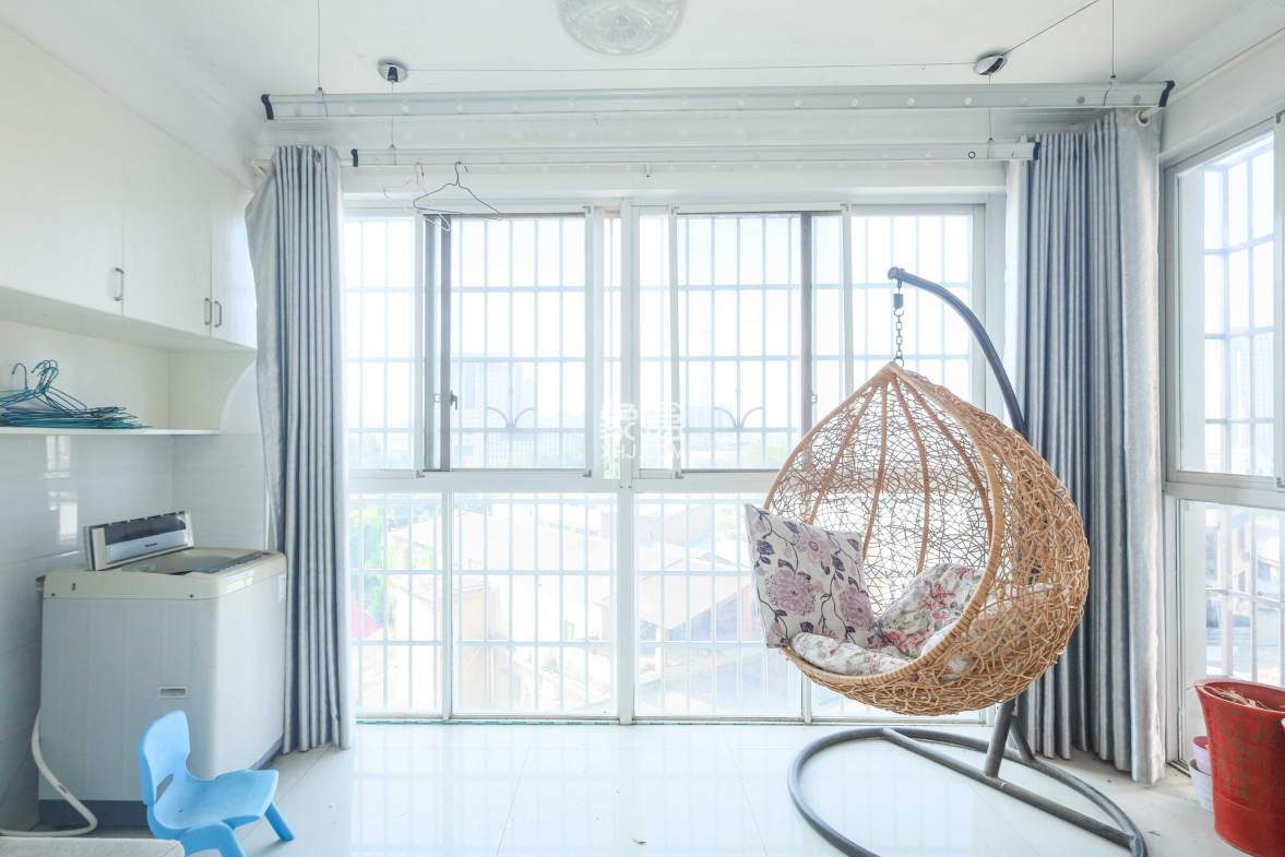 山水英伦 3室2厅1卫 101.0万 山水英伦 3室2厅1卫 101.0万阳台