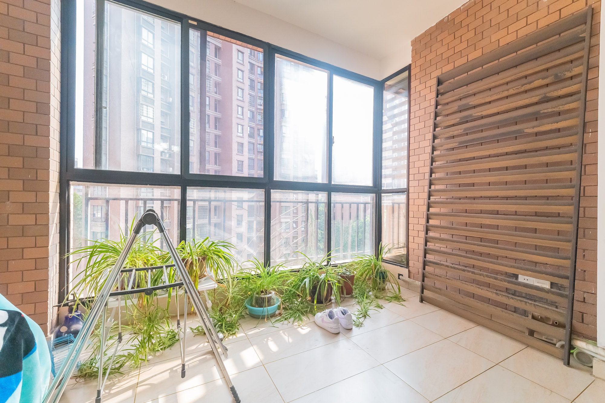 华润凤凰城一期 3室2厅1卫 95.0万 华润凤凰城一期 3室2厅1卫 95.0万阳台