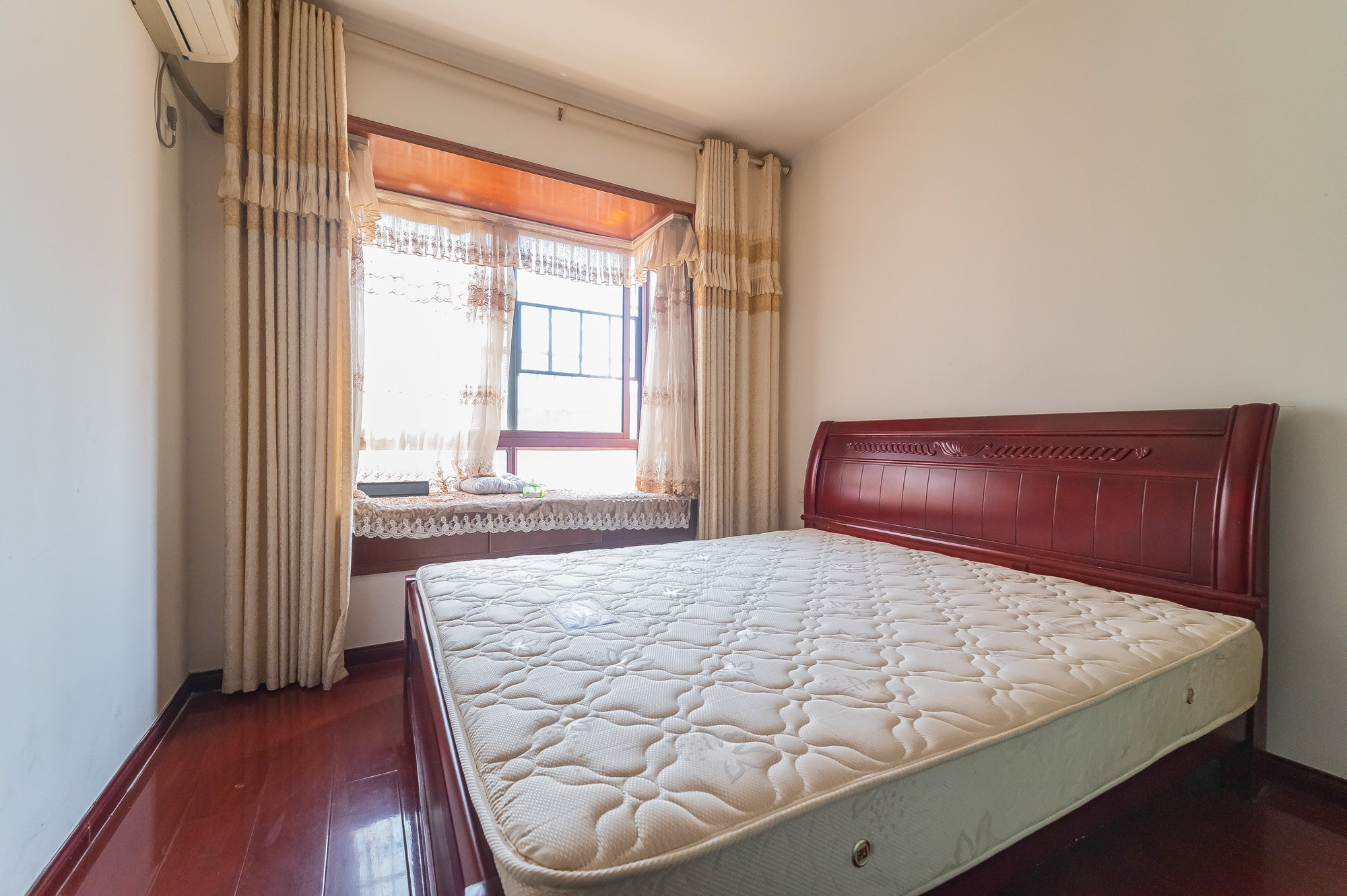 圆梦康乐城  2室2厅1卫    48.0万卧室