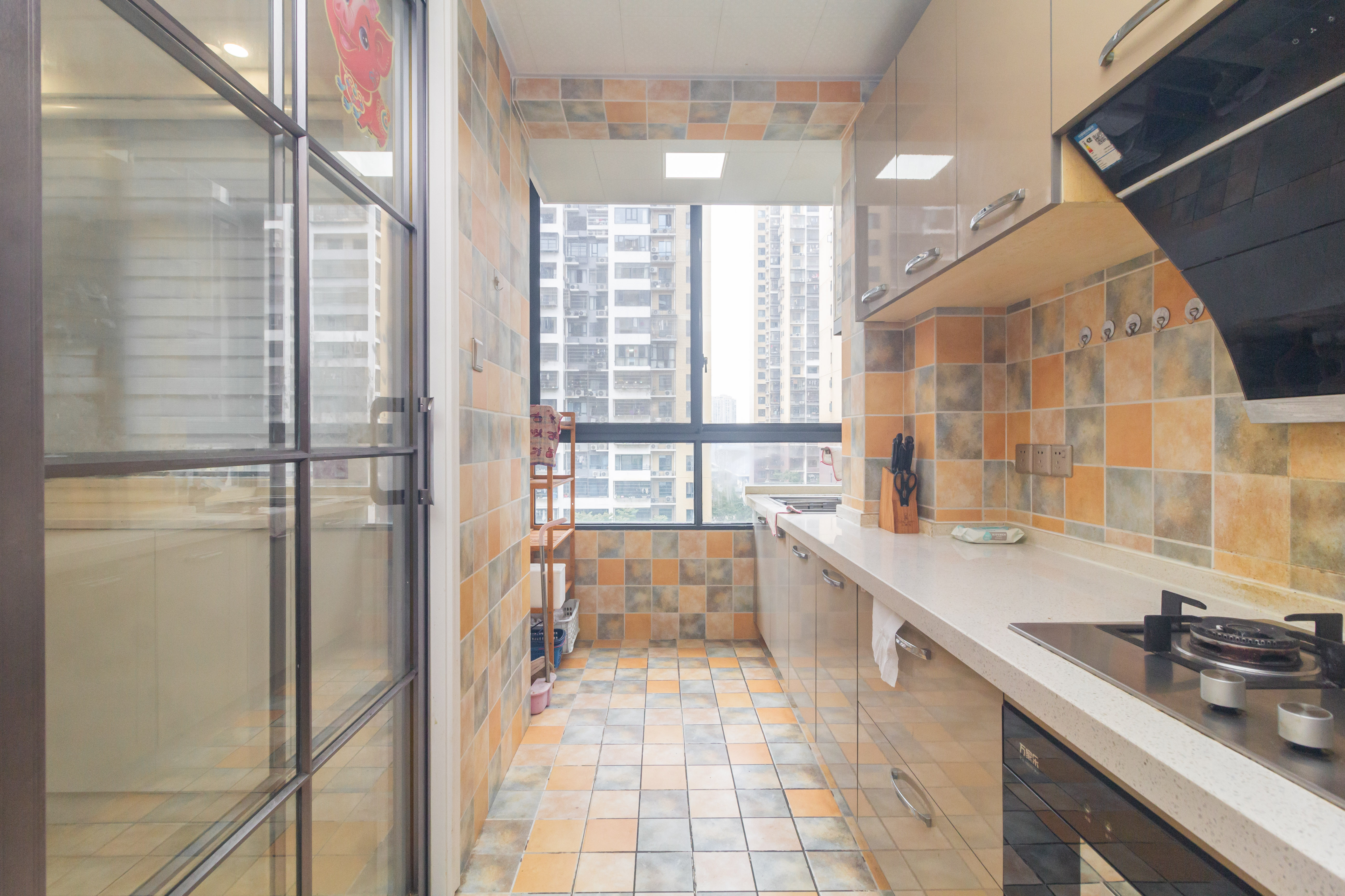 中国铁建国际城二期  4室2厅2卫    97.8万 中国铁建国际城二期  4室2厅2卫    97.8万厨房