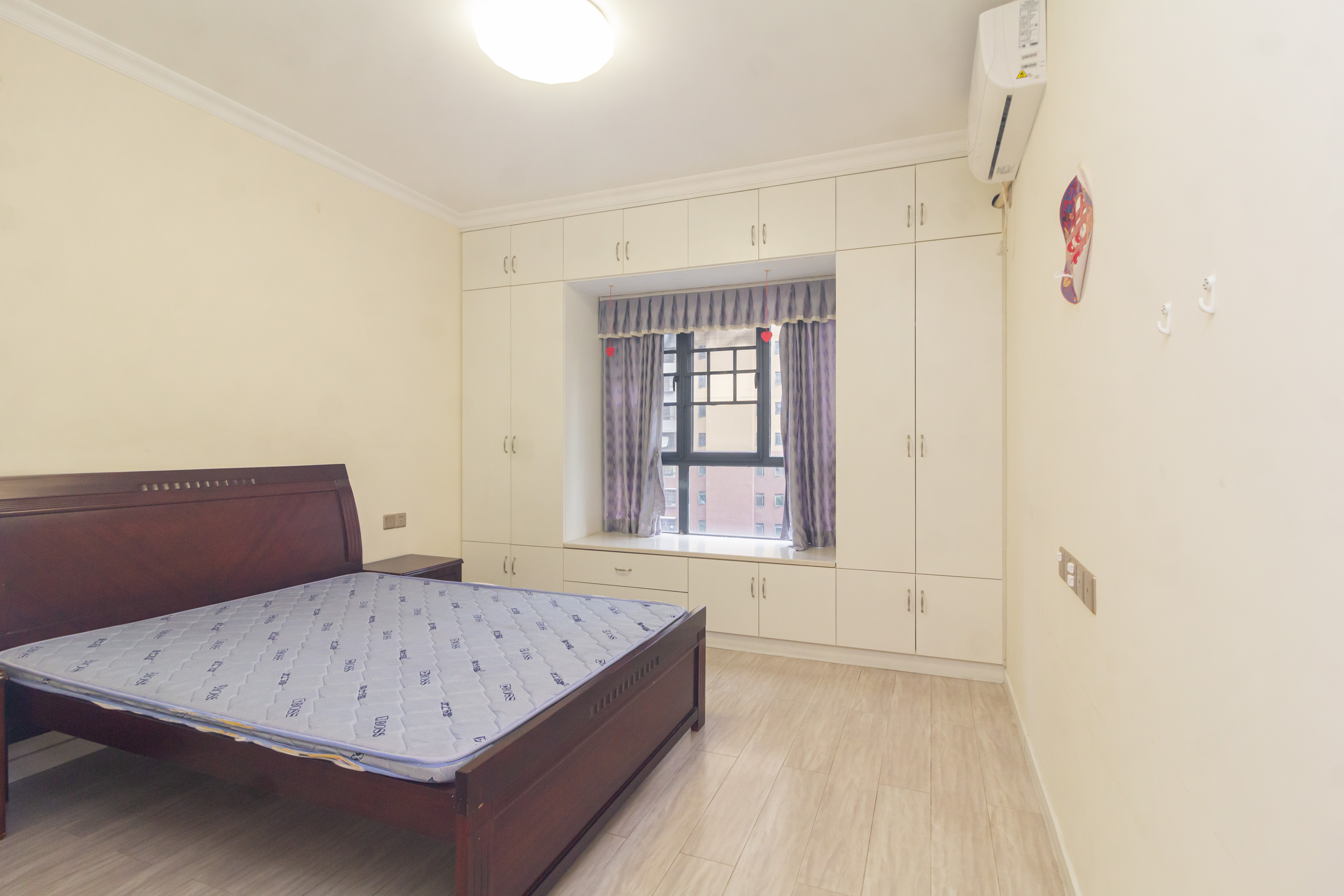 中国铁建国际城二期  4室2厅2卫    97.8万 中国铁建国际城二期  4室2厅2卫    97.8万卧室