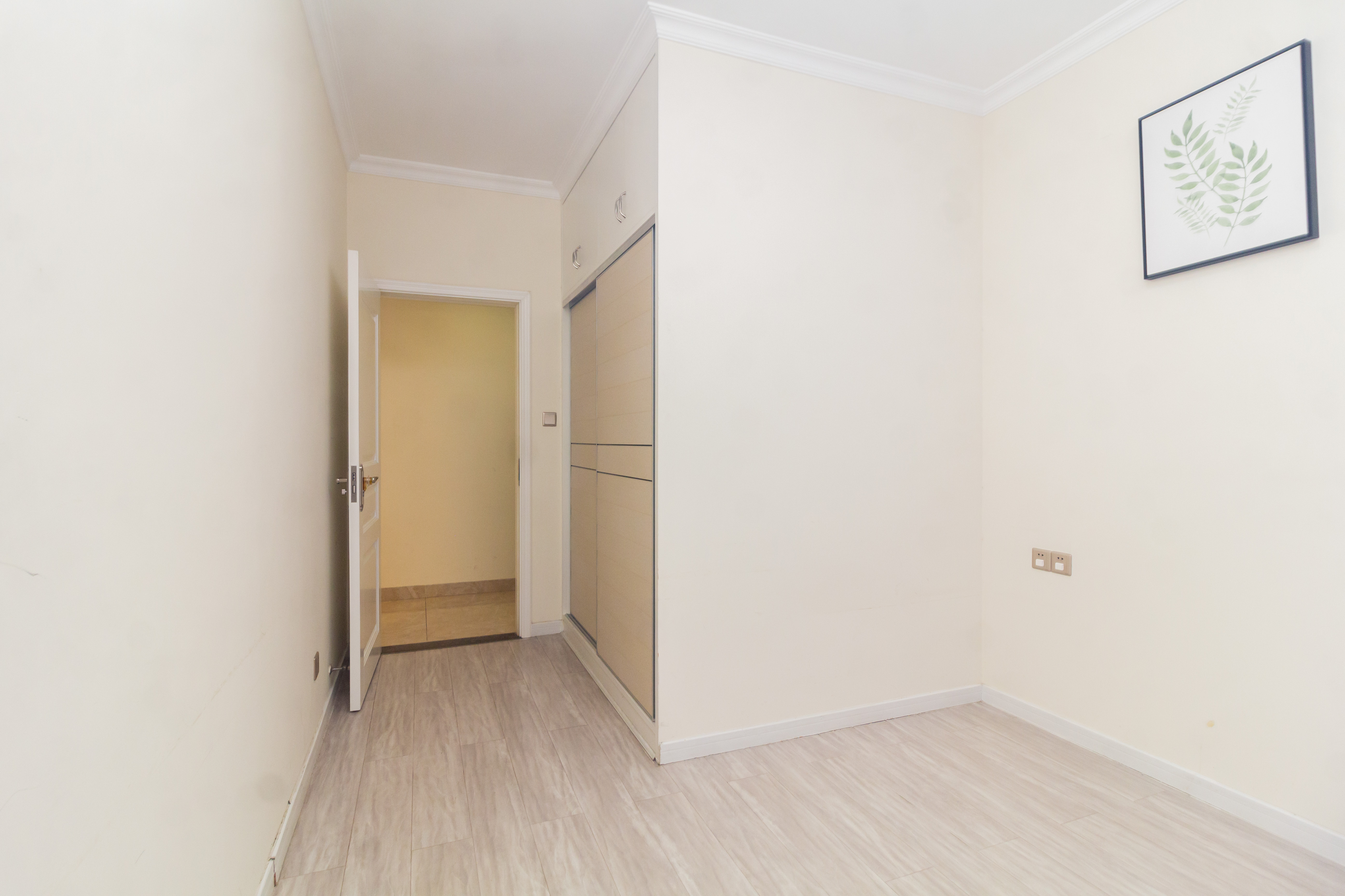 中国铁建国际城二期  4室2厅2卫    97.8万 中国铁建国际城二期  4室2厅2卫    97.8万卧室