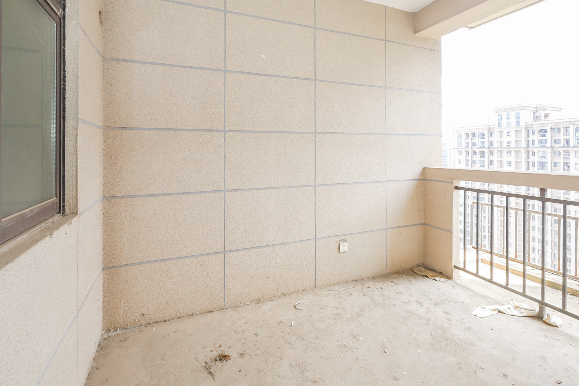 阳光丽城一期  3室2厅1卫    102.0万 阳光丽城一期  3室2厅1卫    102.0万卧室