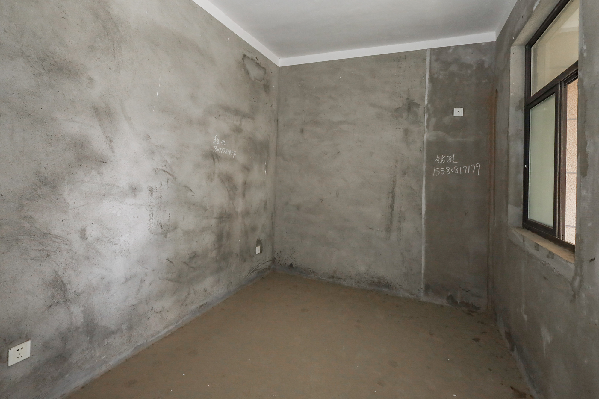 阳光丽城一期  3室2厅1卫    102.0万 阳光丽城一期  3室2厅1卫    102.0万卧室