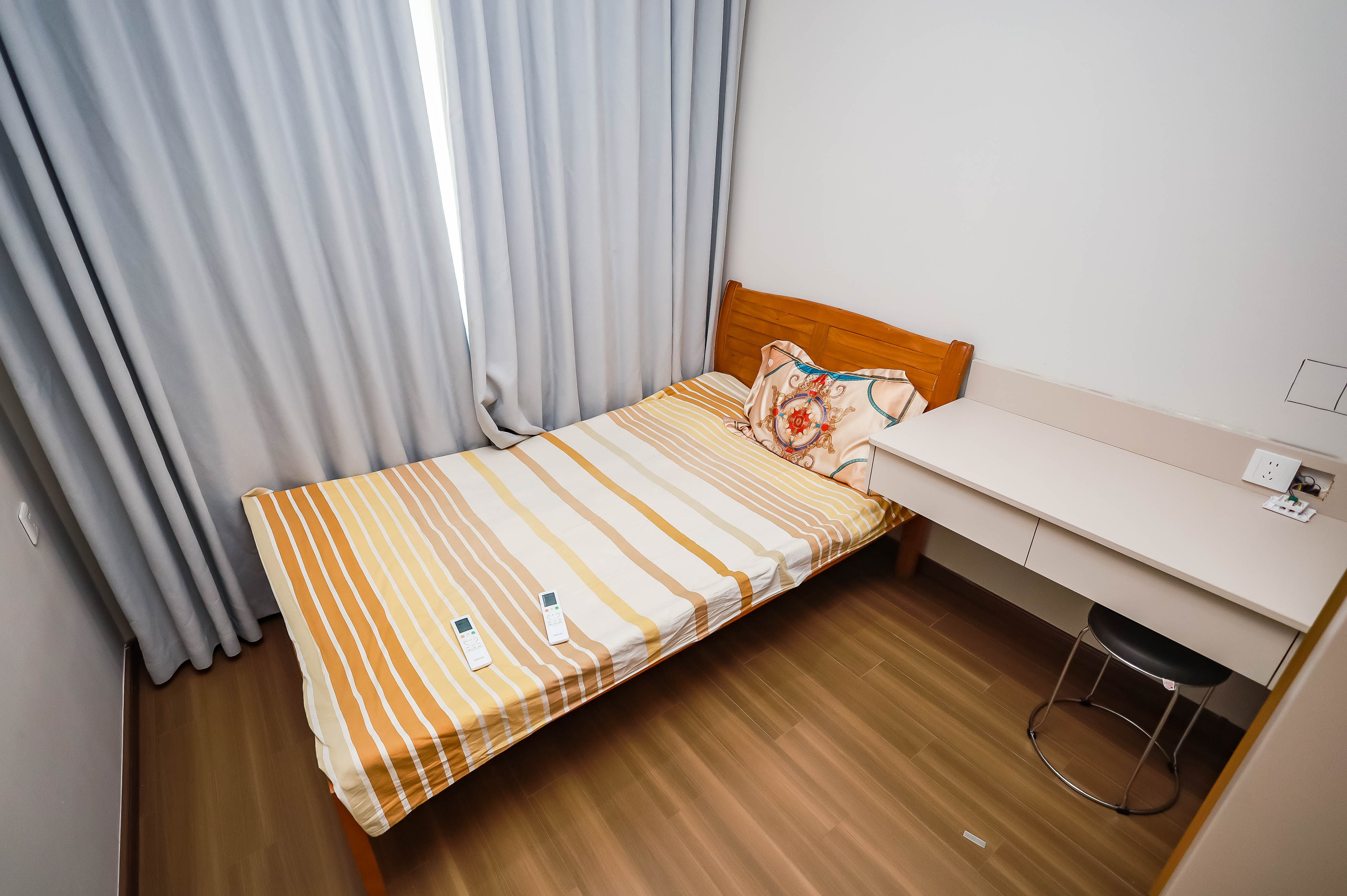 保利恒伟时光印象  4室2厅2卫   149.80万卧室