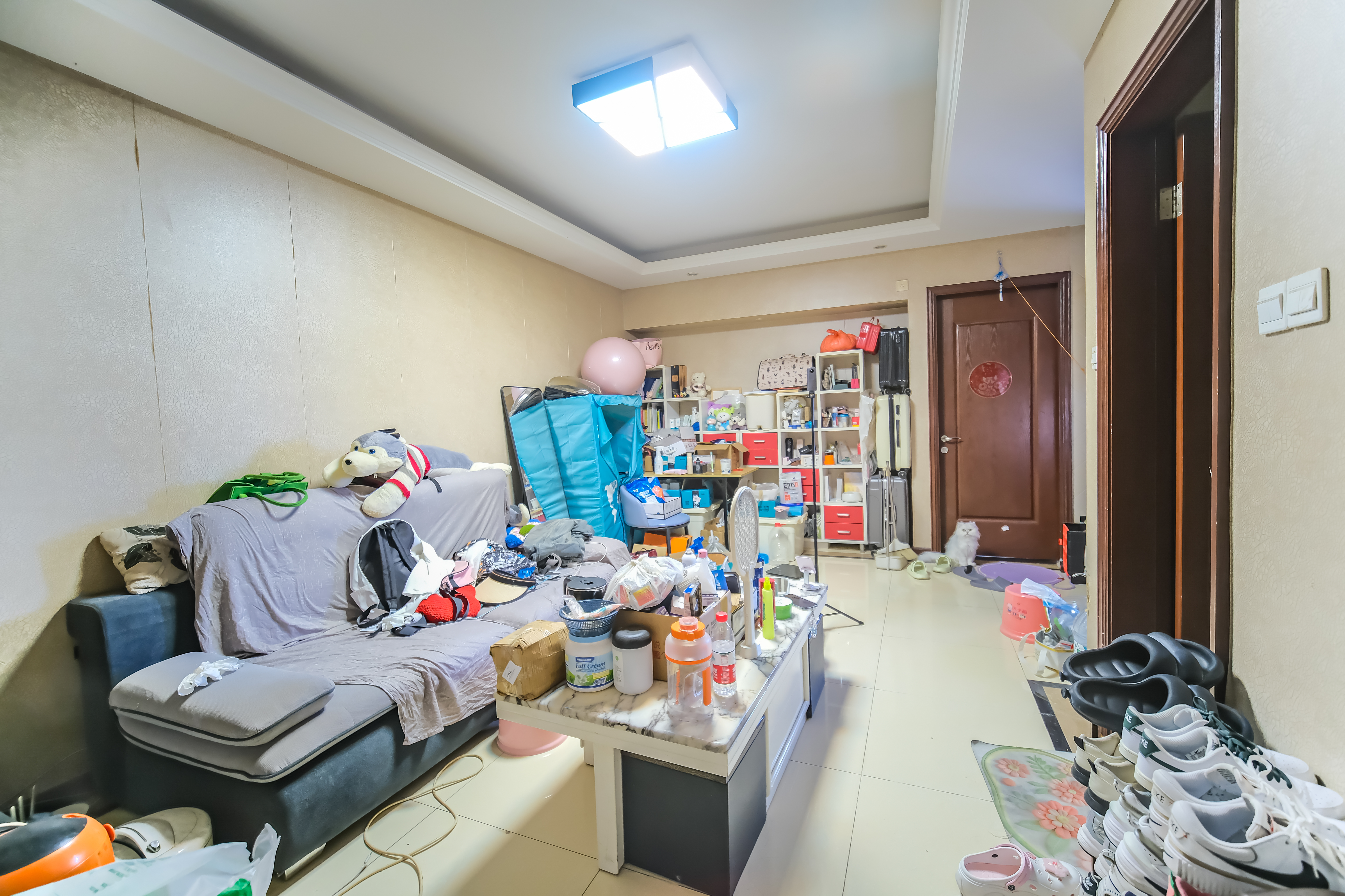 郡原居里  1室1厅1卫    32.8万客厅