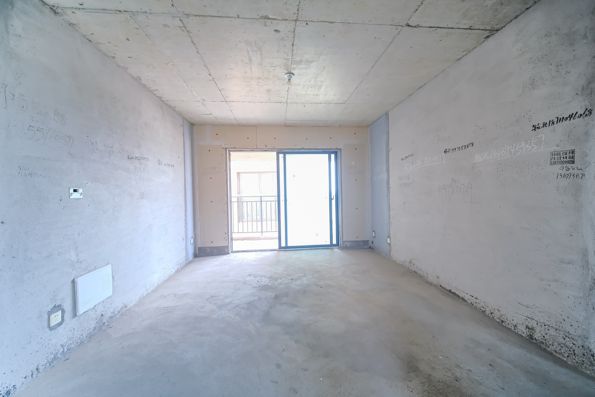 佳俊万家府 3室2厅1卫 112.0万 佳俊万家府 3室2厅1卫 112.0万客厅