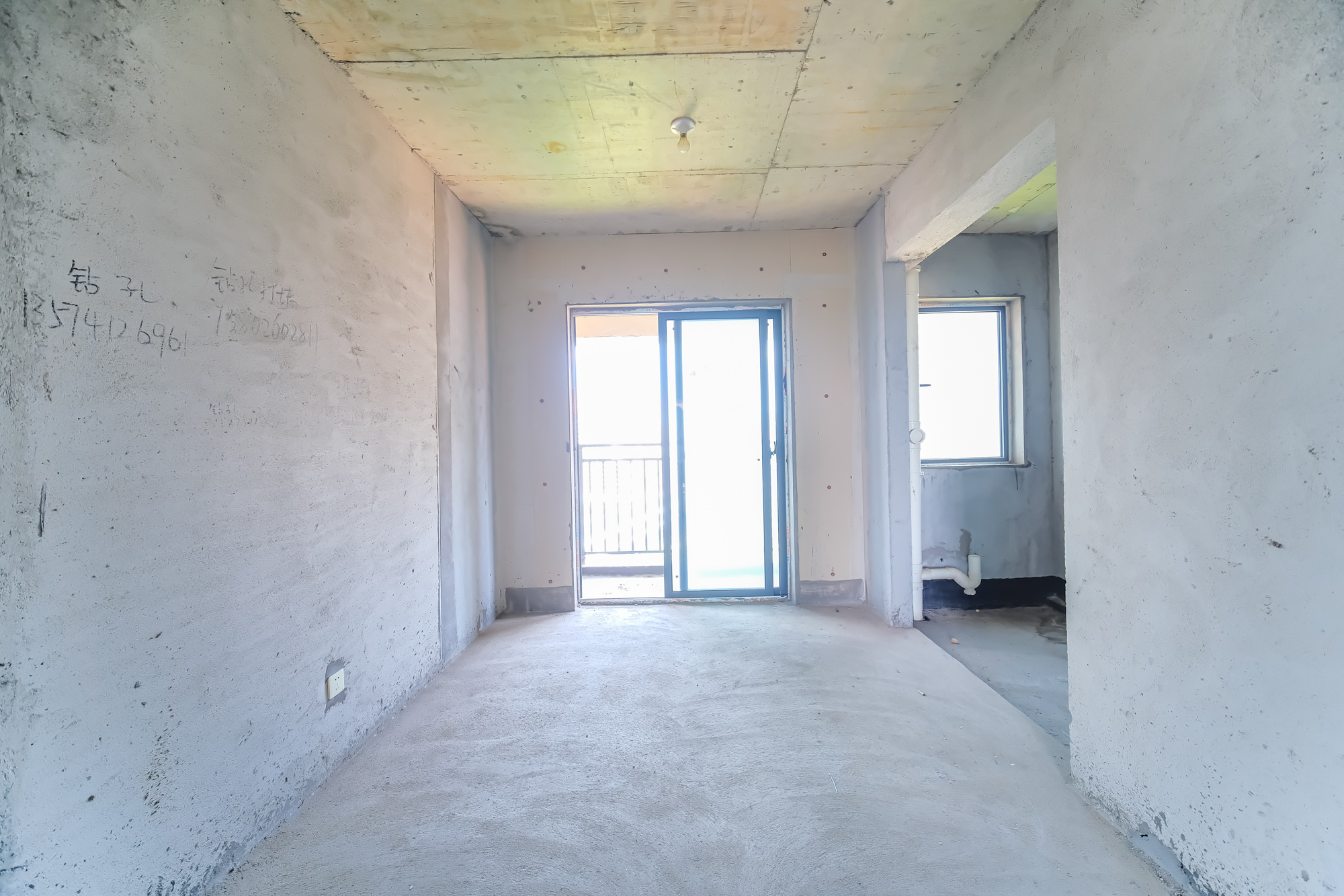 佳俊万家府 3室2厅1卫 112.0万 佳俊万家府 3室2厅1卫 112.0万客厅