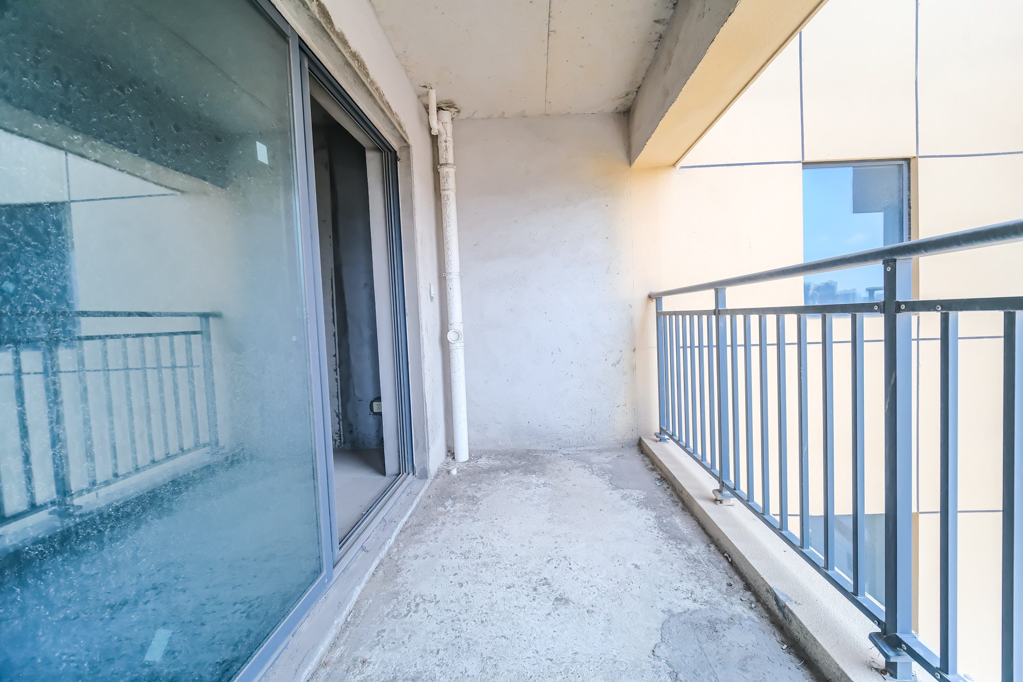 佳俊万家府 3室2厅1卫 112.0万 佳俊万家府 3室2厅1卫 112.0万阳台