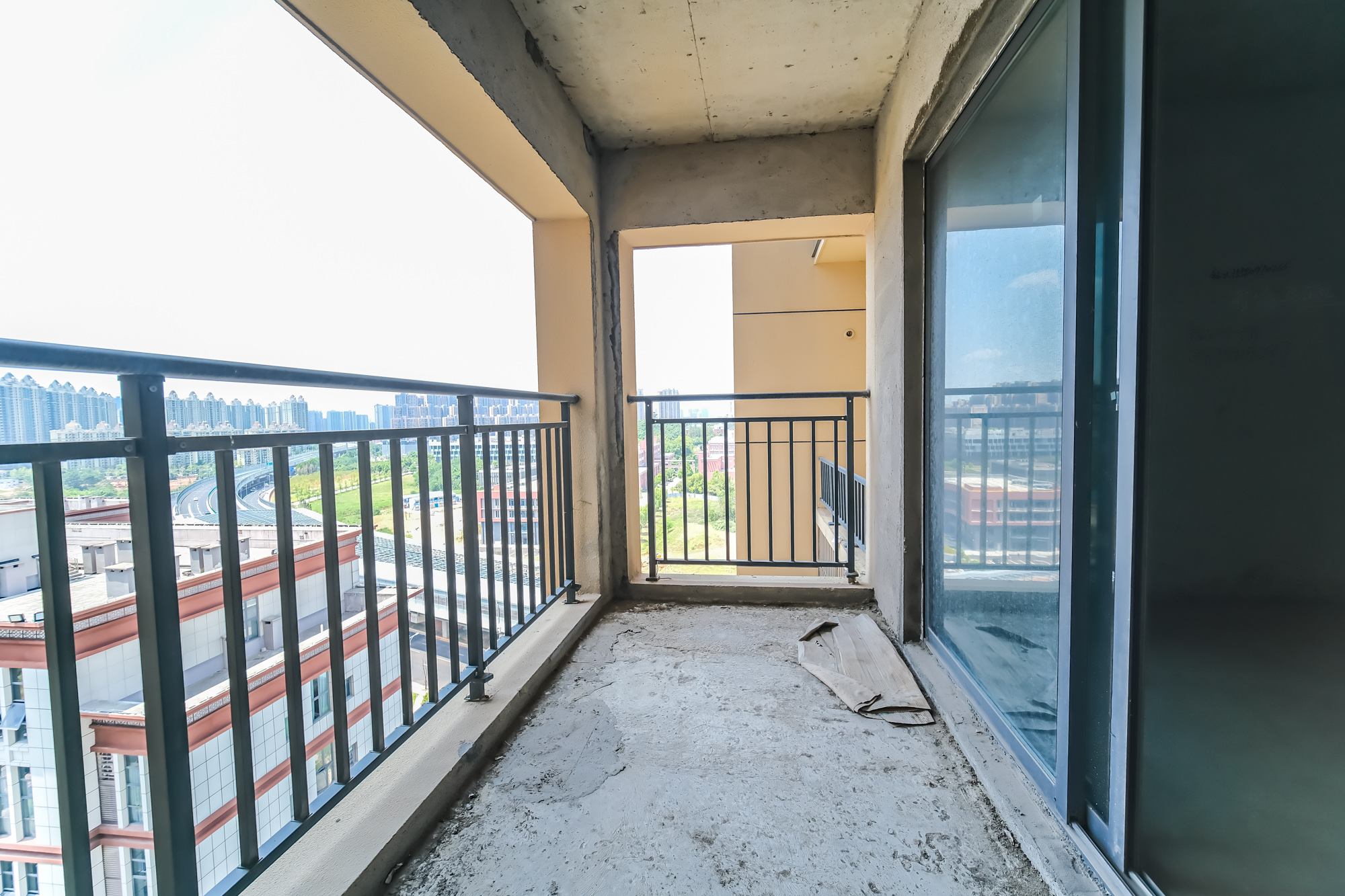 佳俊万家府 3室2厅1卫 112.0万 佳俊万家府 3室2厅1卫 112.0万阳台