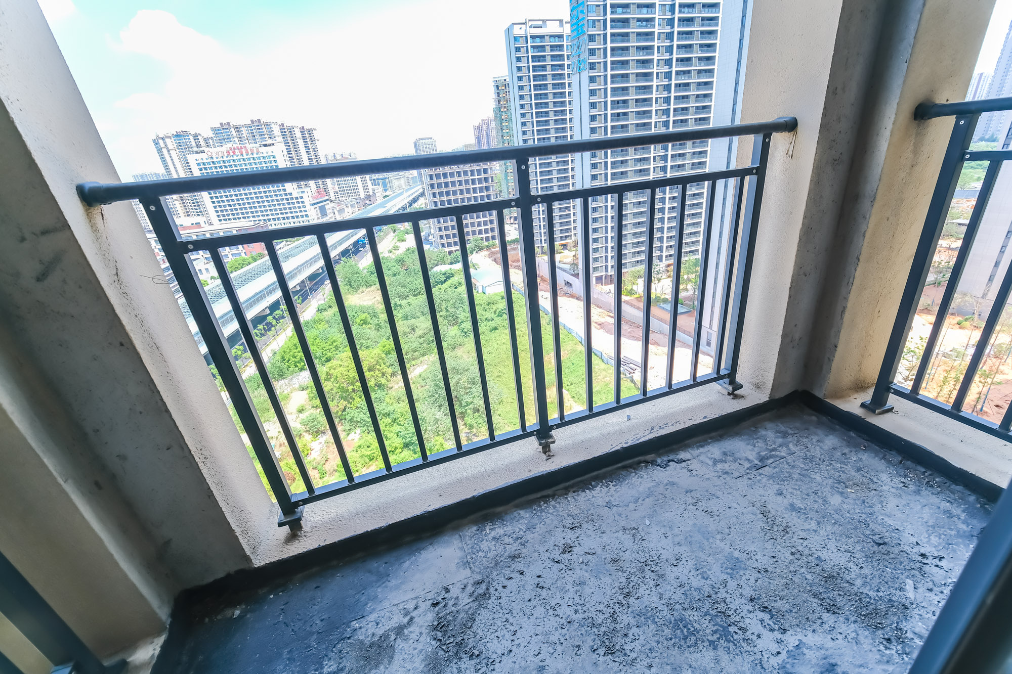 佳俊万家府 3室2厅1卫 112.0万 佳俊万家府 3室2厅1卫 112.0万阳台