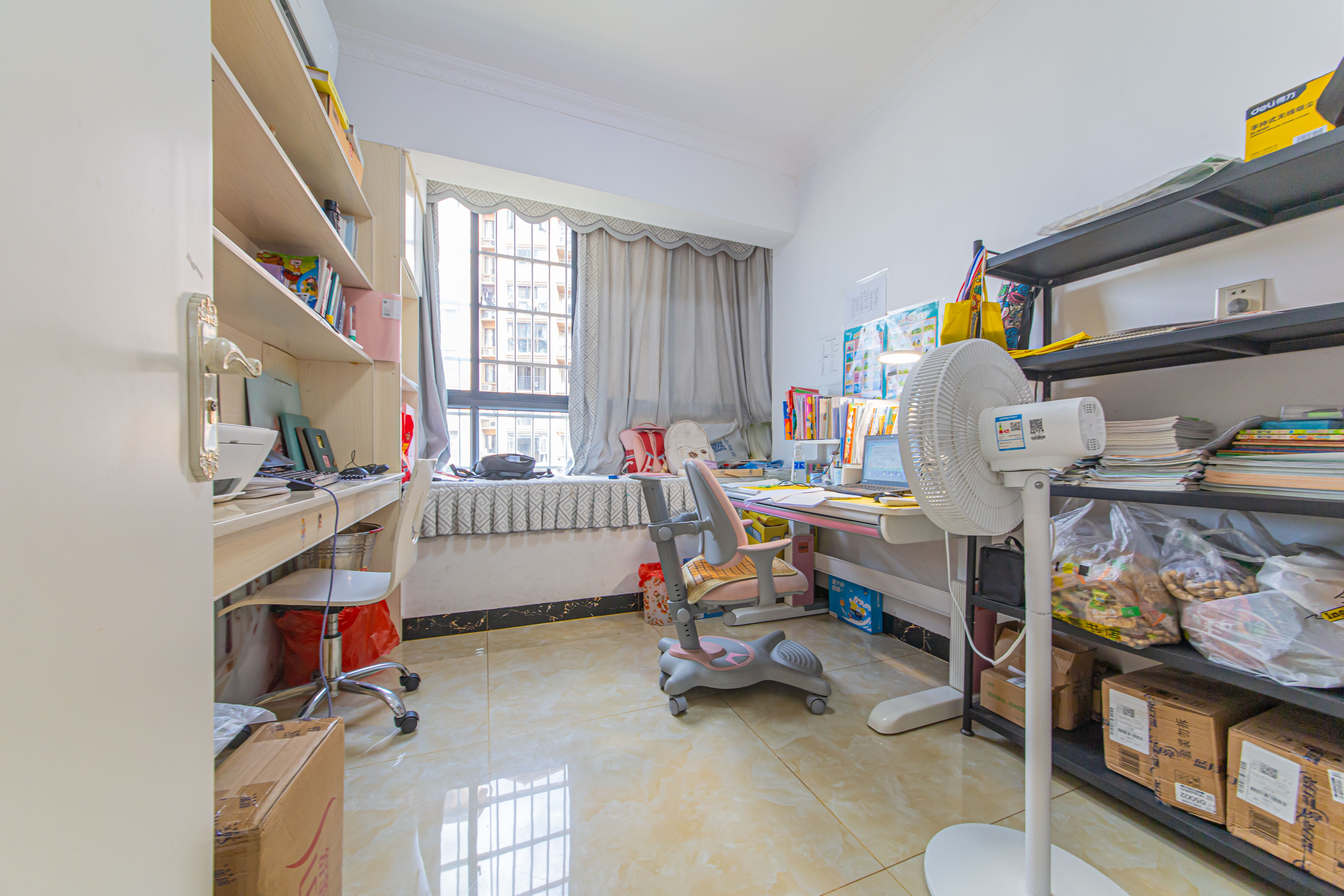 中信凯旋城(中信新城四期) 4室2厅2卫 120.0万 中信凯旋城(中信新城四期) 4室2厅2卫 120.0万卧室