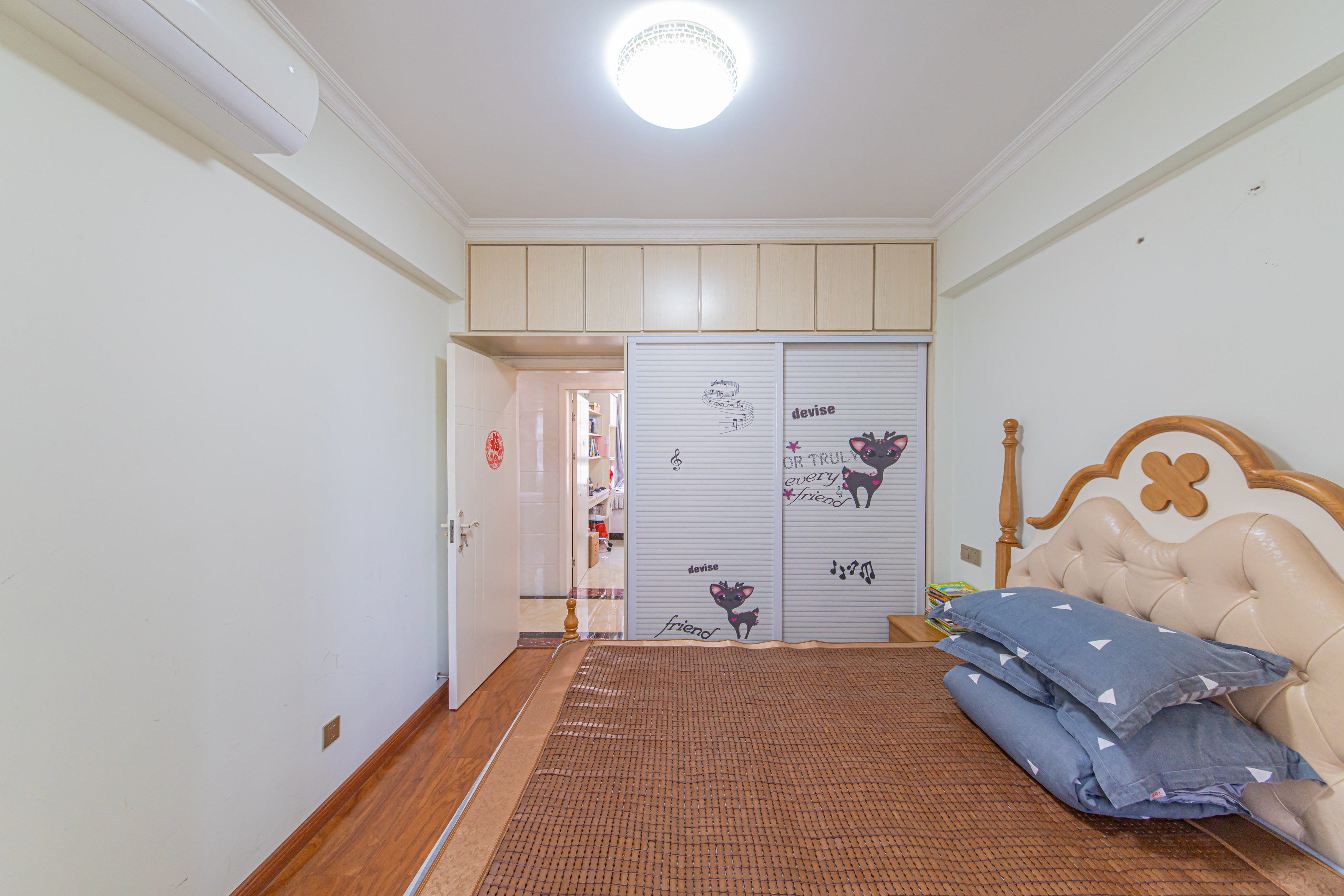 中信凯旋城(中信新城四期) 4室2厅2卫 120.0万 中信凯旋城(中信新城四期) 4室2厅2卫 120.0万卧室