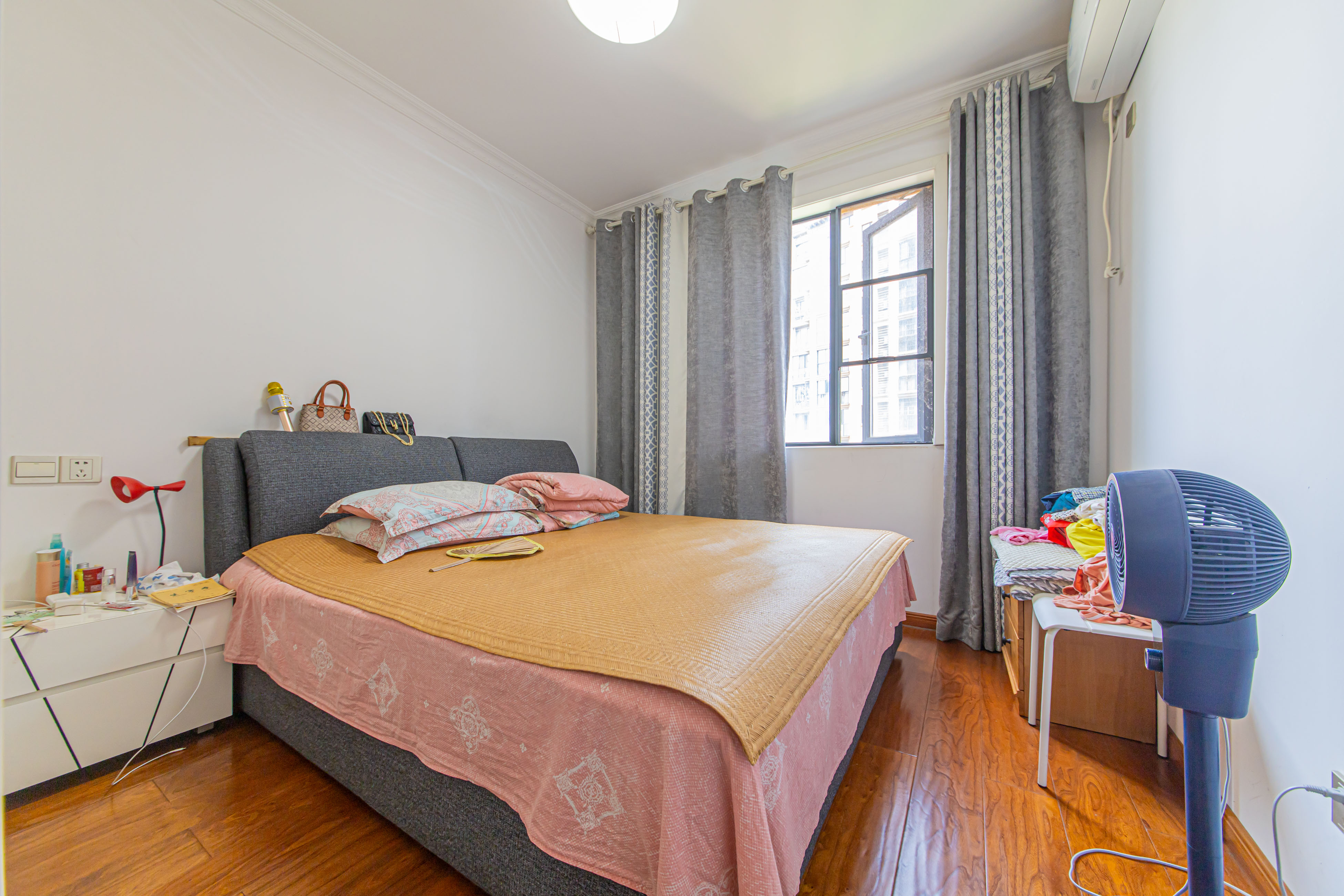 中信凯旋城(中信新城四期) 4室2厅2卫 120.0万 中信凯旋城(中信新城四期) 4室2厅2卫 120.0万卧室