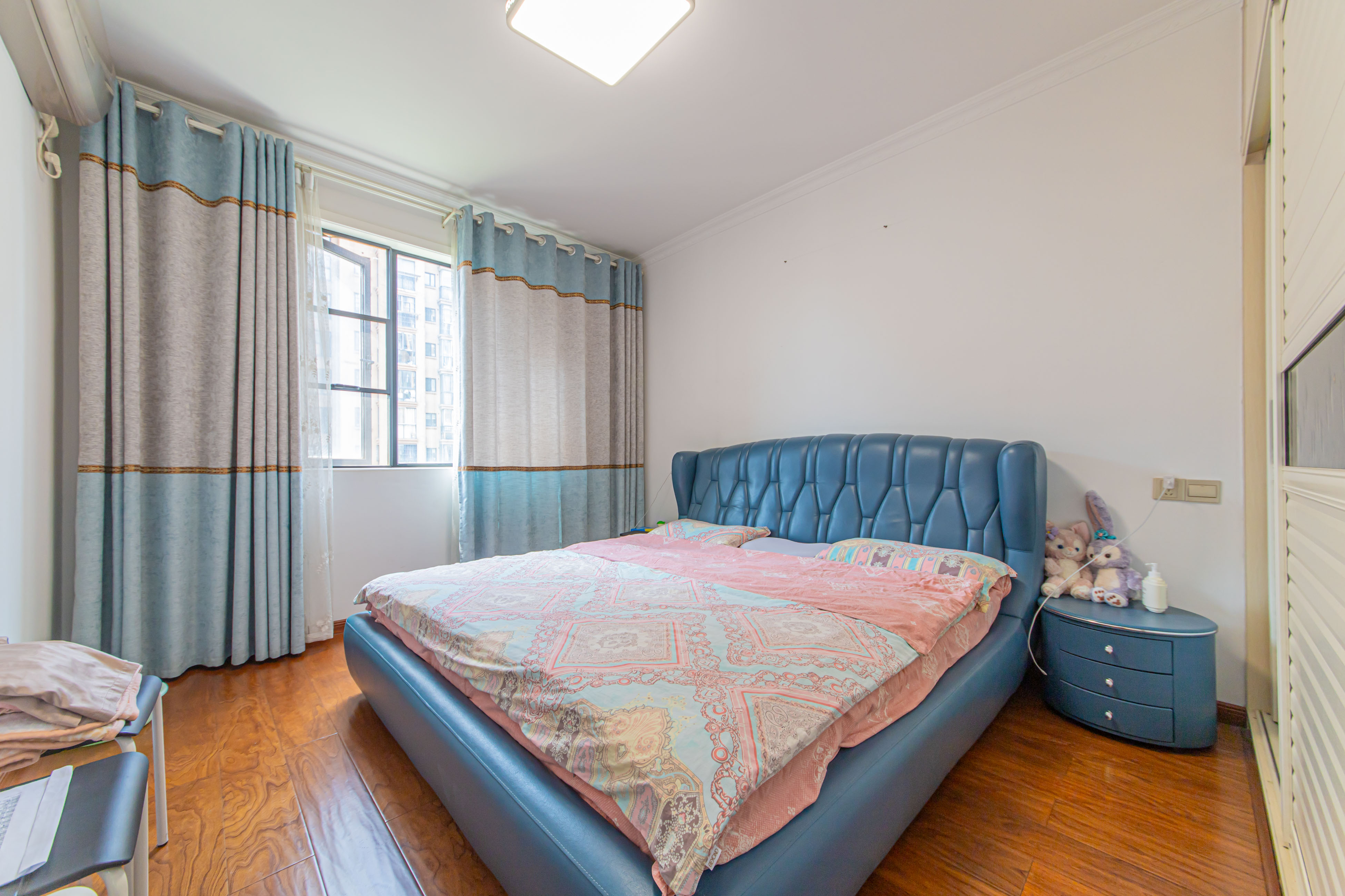 中信凯旋城(中信新城四期) 4室2厅2卫 120.0万 中信凯旋城(中信新城四期) 4室2厅2卫 120.0万卧室