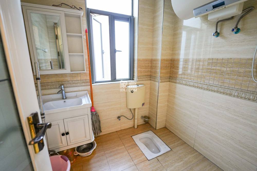 格兰小镇  3室2厅2卫   105.00万