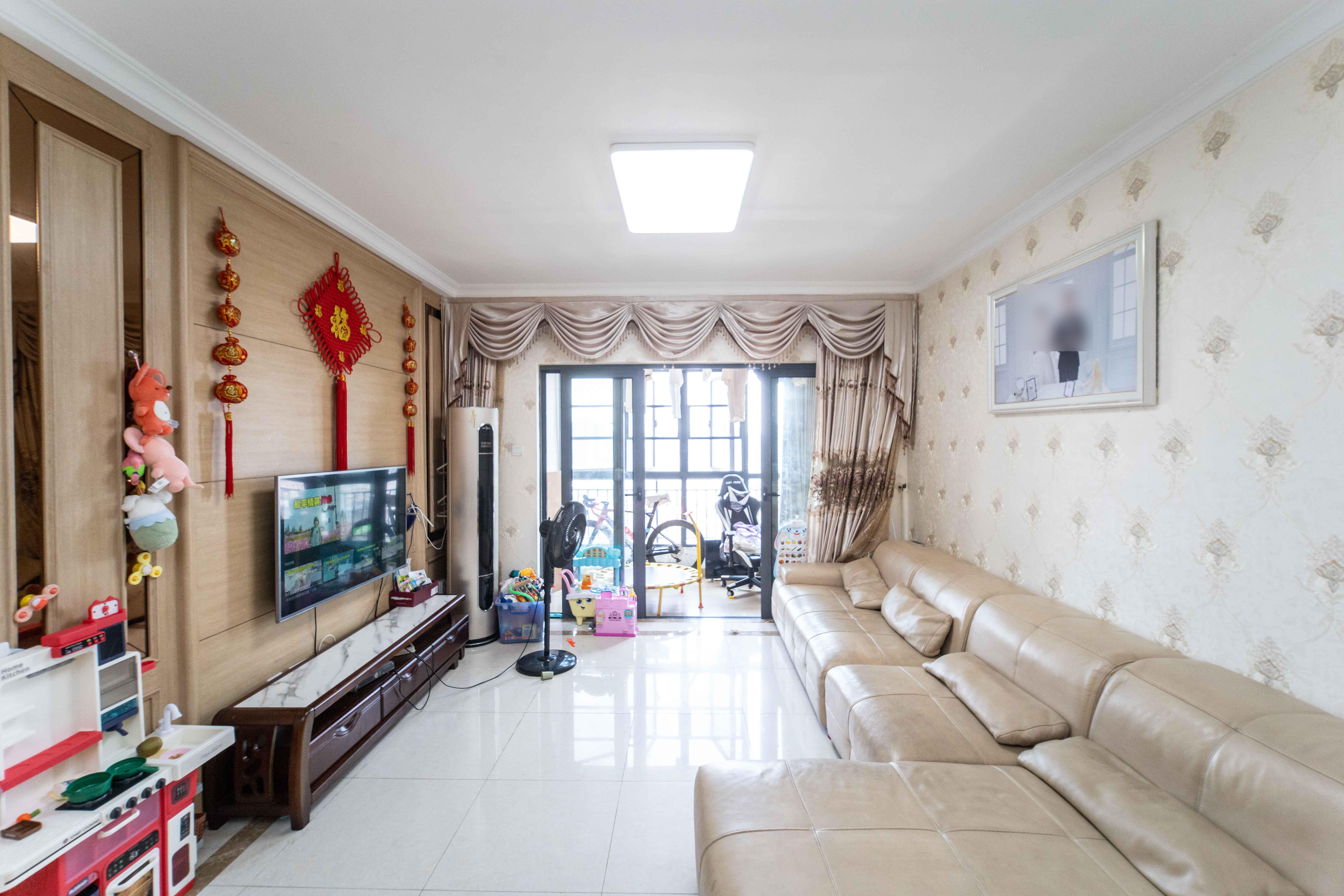 佳兆业时代广场  3室2厅1卫    98.0万 佳兆业时代广场  3室2厅1卫    98.0万