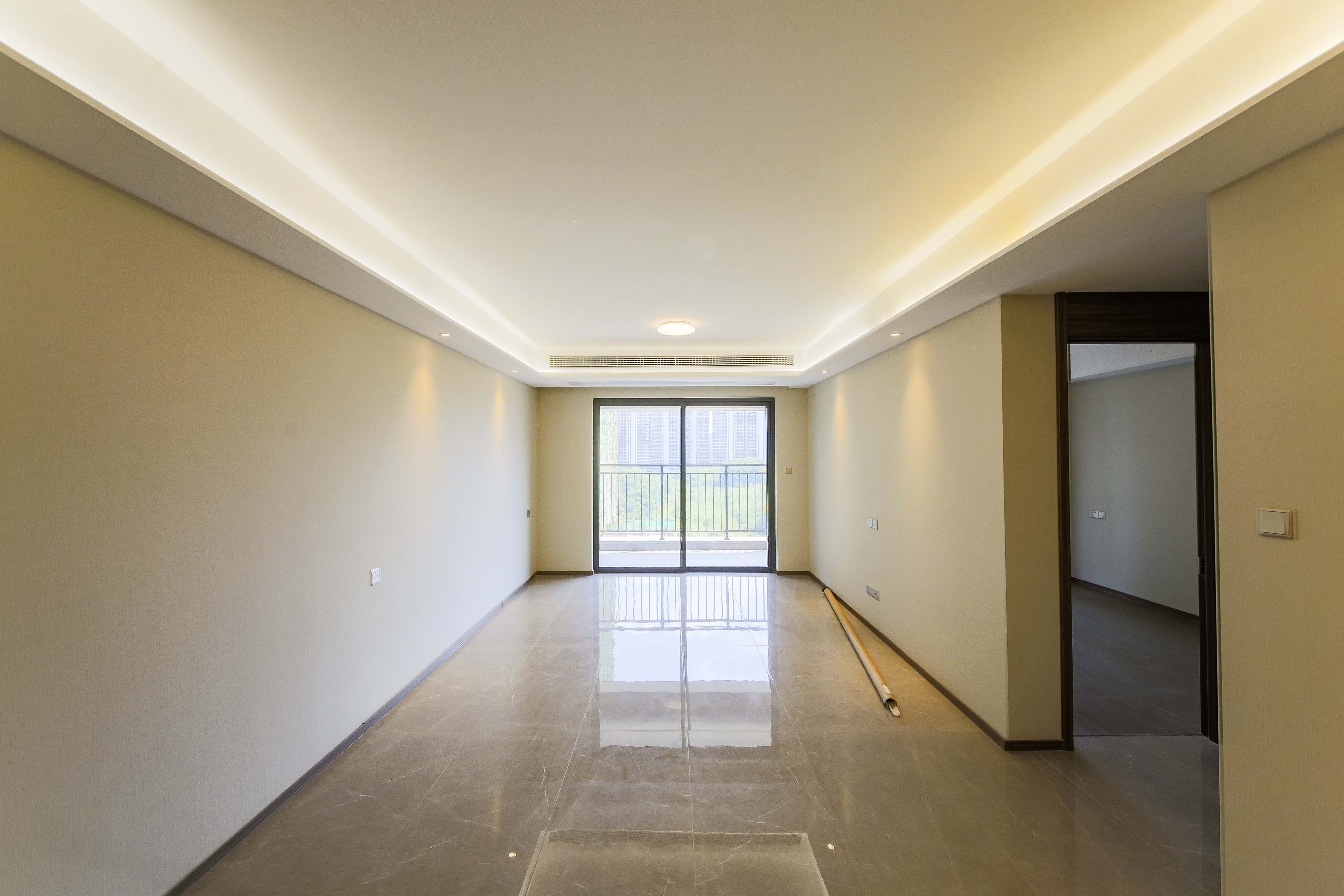 龙湖春江天曜一期 3室2厅2卫 170.00万 龙湖春江天曜一期 3室2厅2卫 170.00万客厅