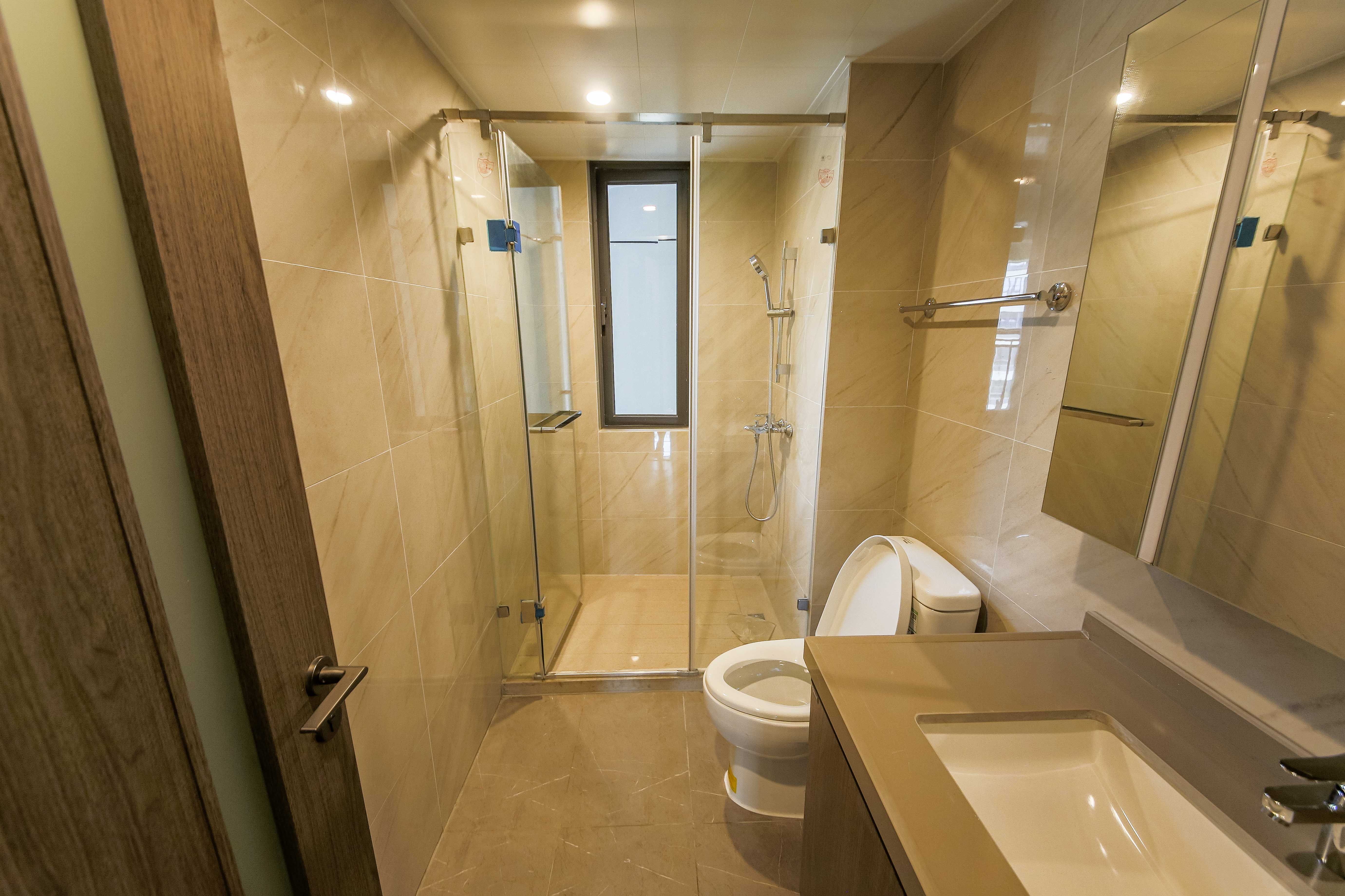 龙湖春江天曜一期 3室2厅2卫 170.00万 龙湖春江天曜一期 3室2厅2卫 170.00万卫生间