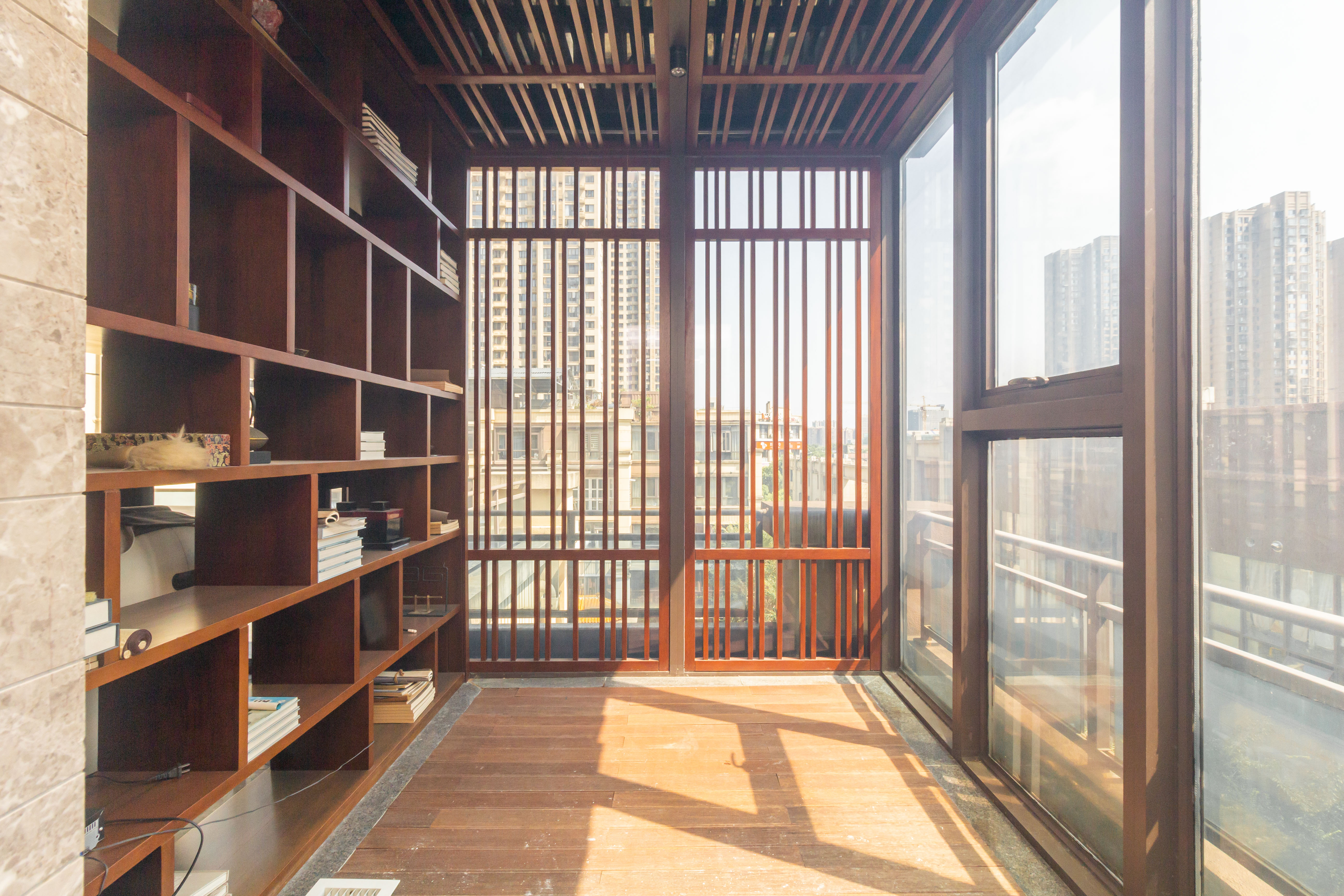 芙蓉万国城MOMA（卓越汇富苑）  4室2厅3卫   485.00万其他