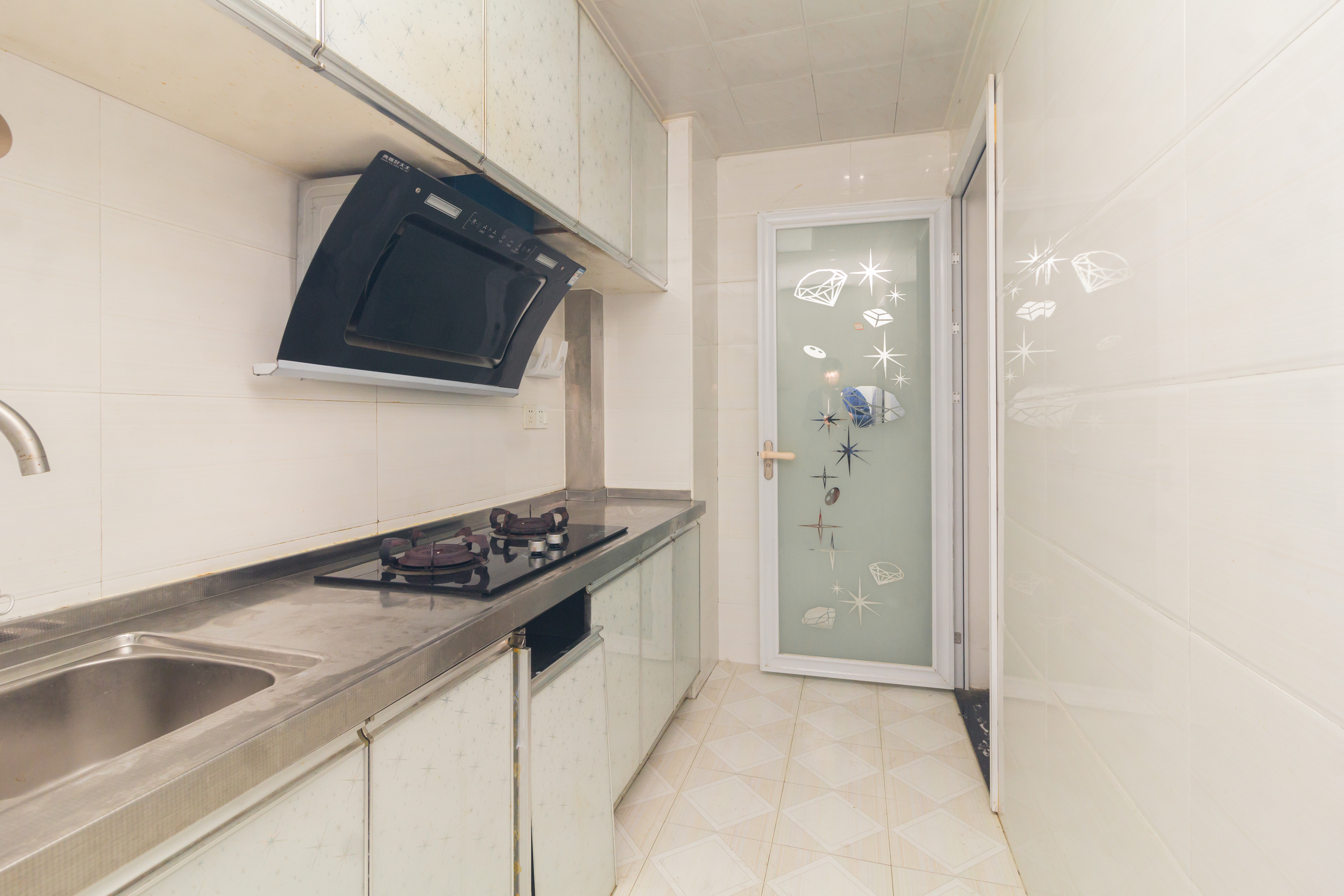 紫御江山 2室2厅1卫 68.0万 紫御江山 2室2厅1卫 68.0万厨房