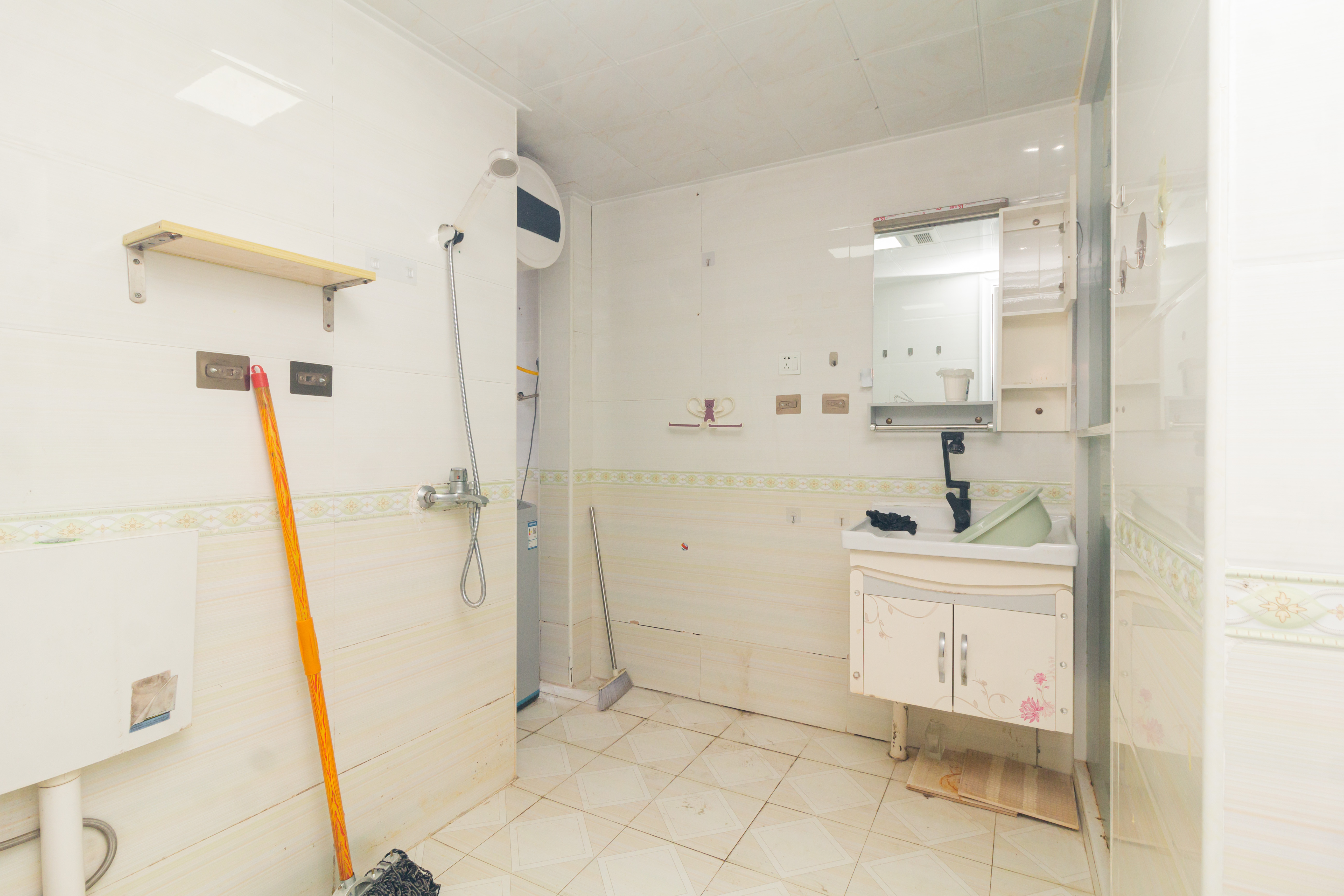 紫御江山 2室2厅1卫 68.0万 紫御江山 2室2厅1卫 68.0万卫生间