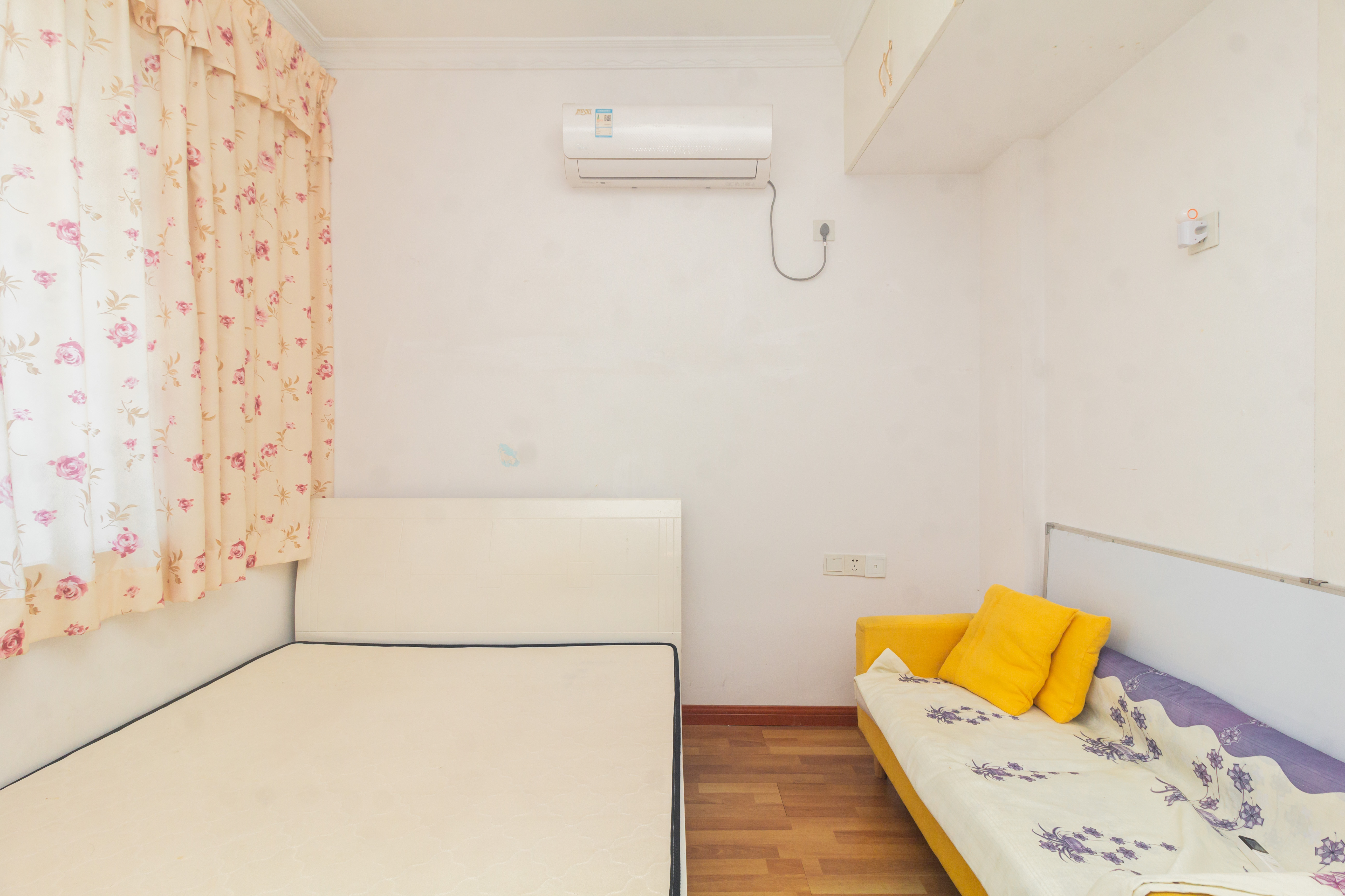 紫御江山 2室2厅1卫 68.0万 紫御江山 2室2厅1卫 68.0万卧室